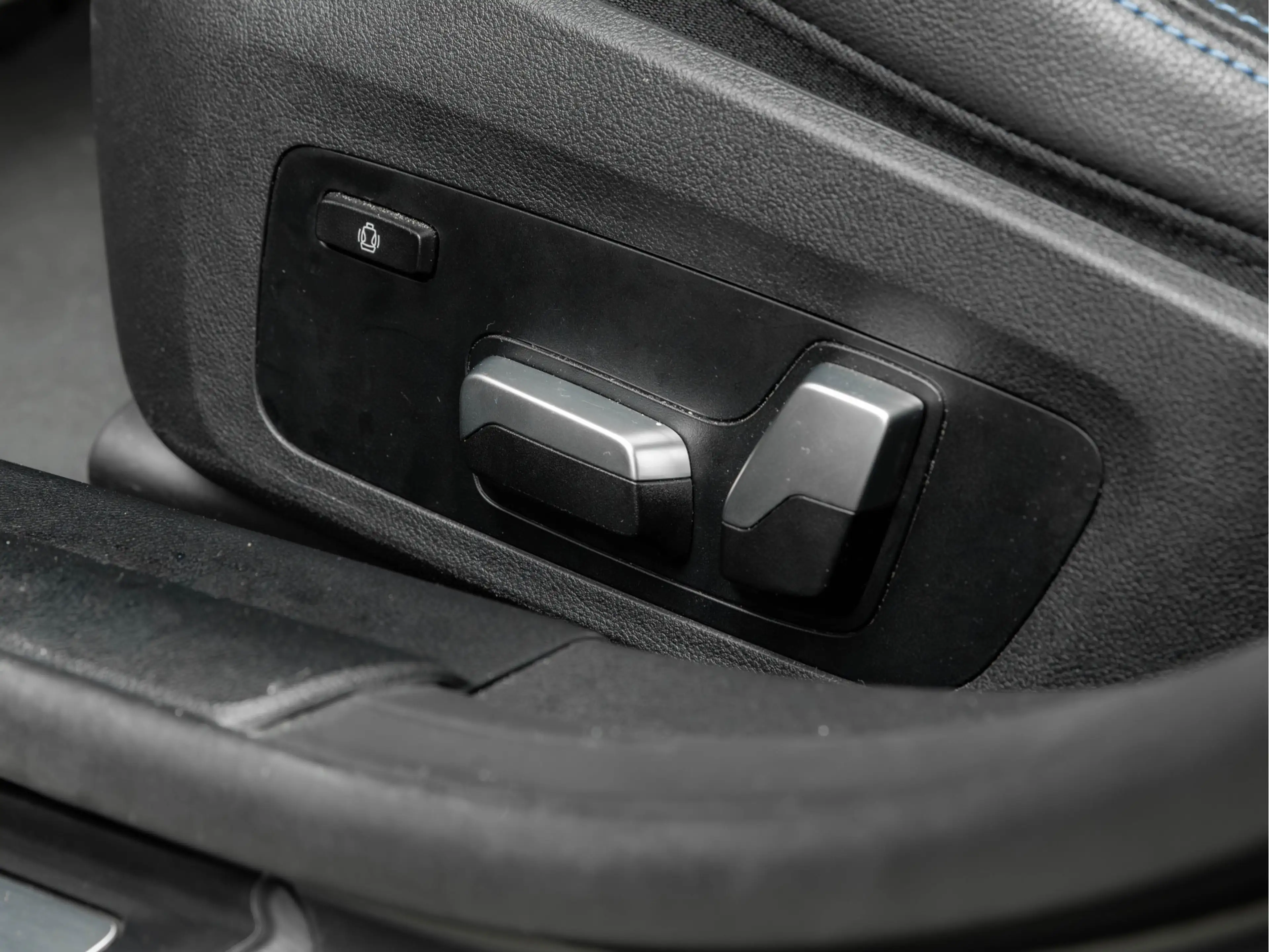 BMW i4 M50 - M-Sport Pro - Dak - Memoryzetels - Laserligh — photo 22