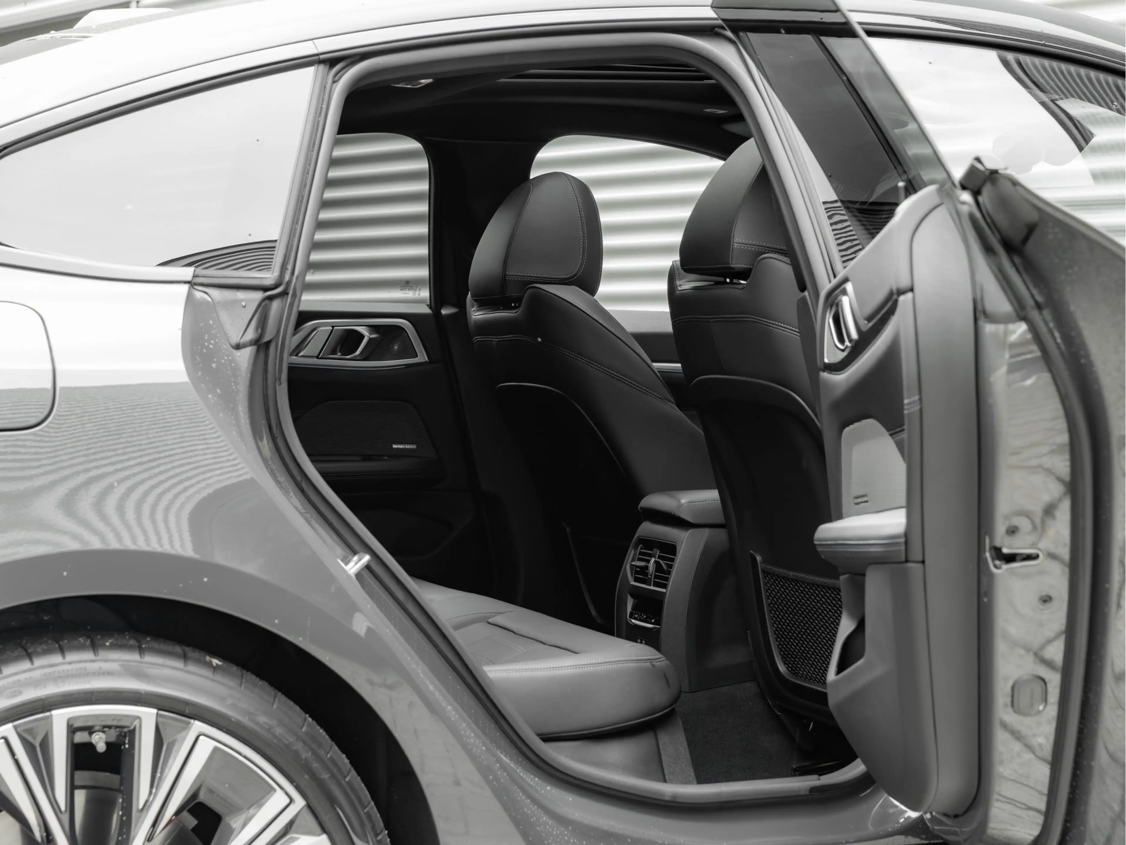 BMW i4 M50 - M-Sport Pro - Dak - Memoryzetels - Laserligh — photo 30