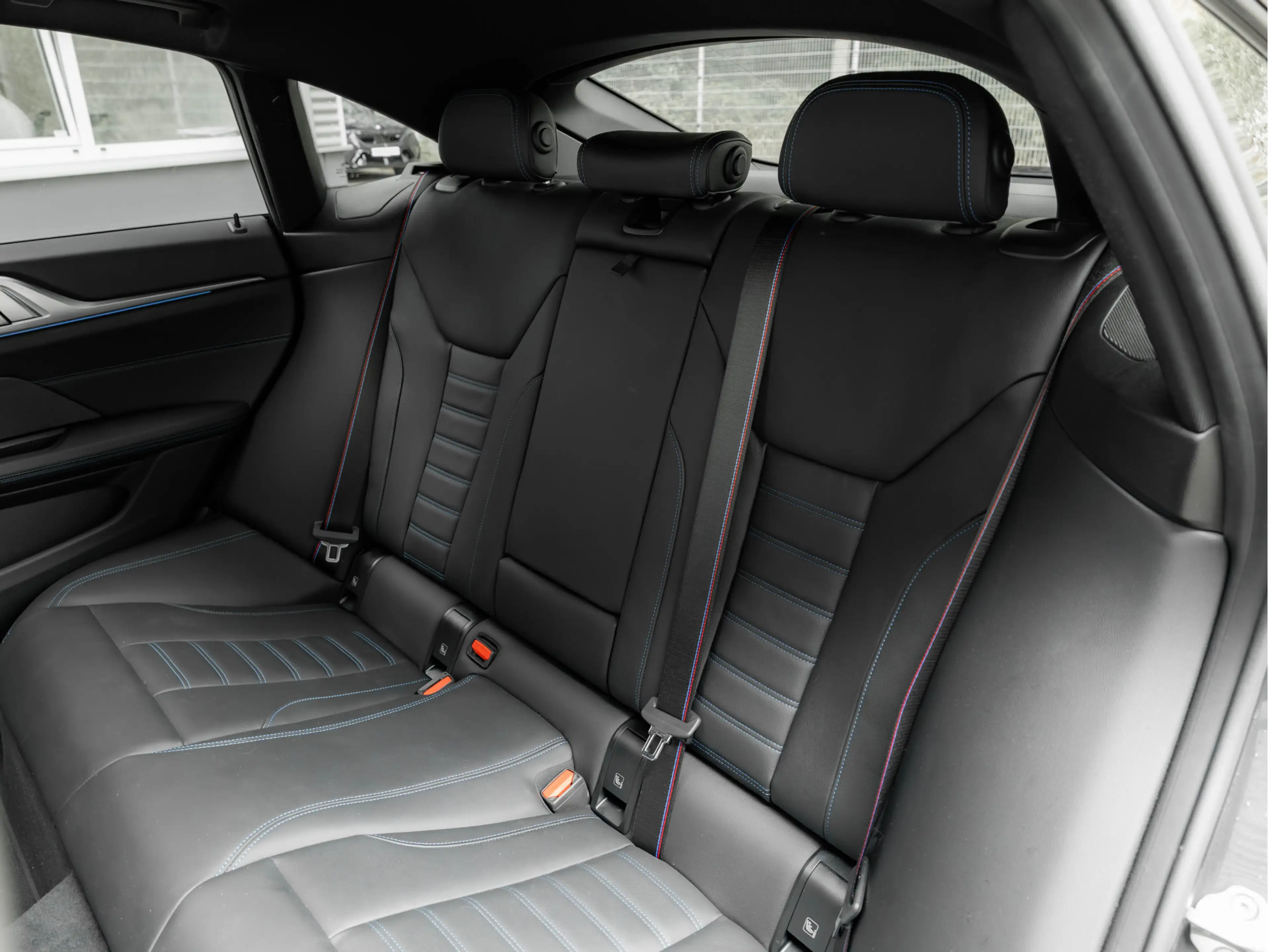 BMW i4 M50 - M-Sport Pro - Dak - Memoryzetels - Laserligh — photo 28