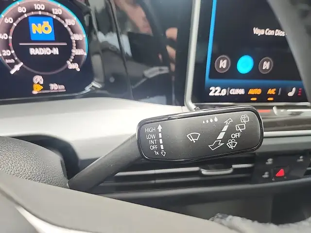 Volkswagen Golf view 13