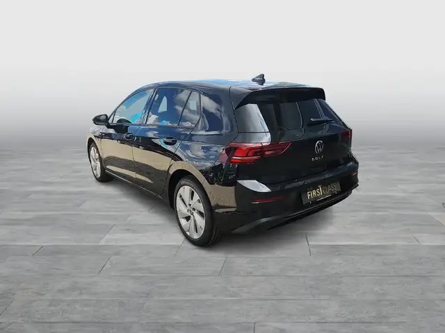 Volkswagen Golf view 4