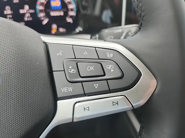 Volkswagen Golf view 14