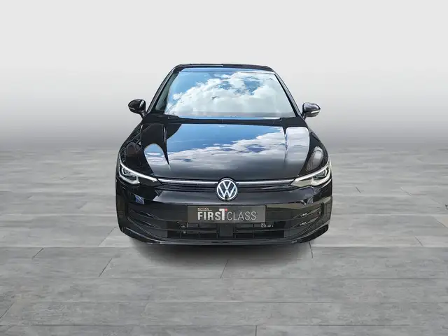 Volkswagen Golf view 2