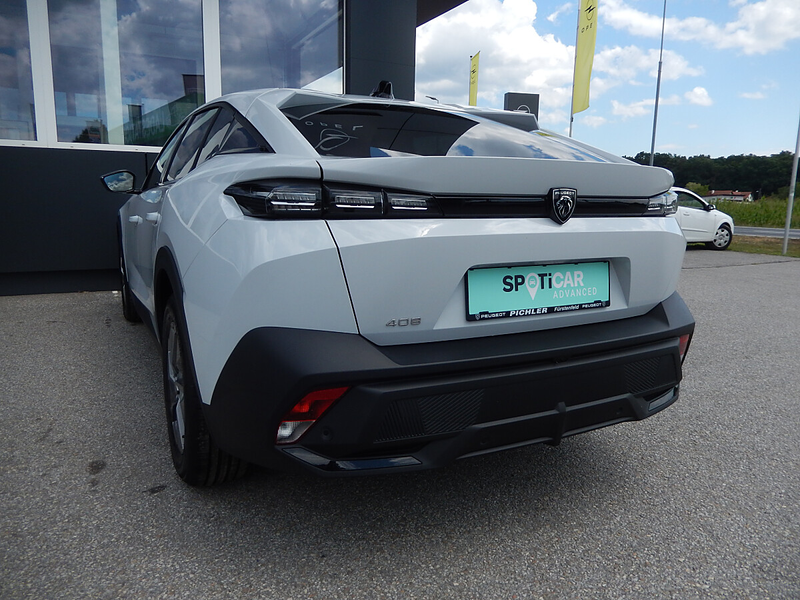 Peugeot 408 Hybrid 145 e-DCS6 Allure — photo 8