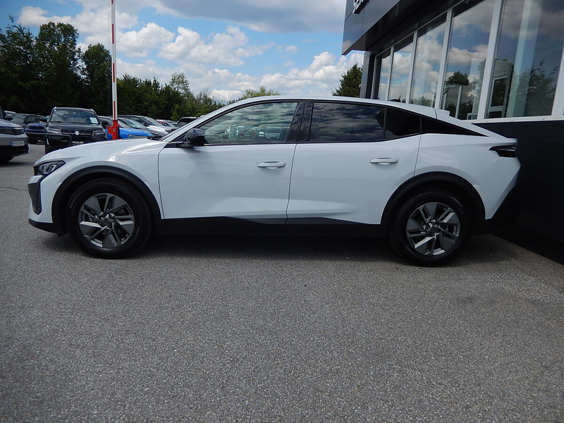 Peugeot 408 Hybrid 145 e-DCS6 Allure — photo 4