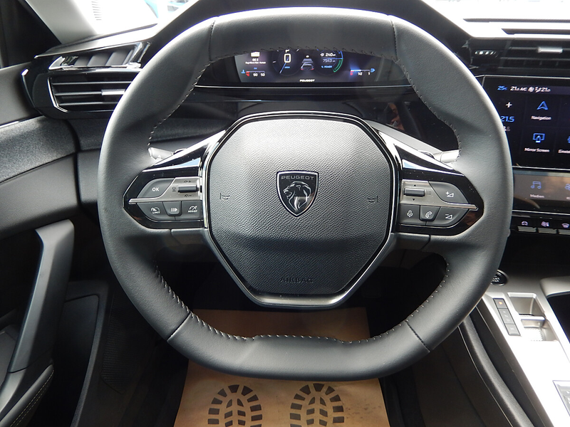 Peugeot 408 Hybrid 145 e-DCS6 Allure — photo 14