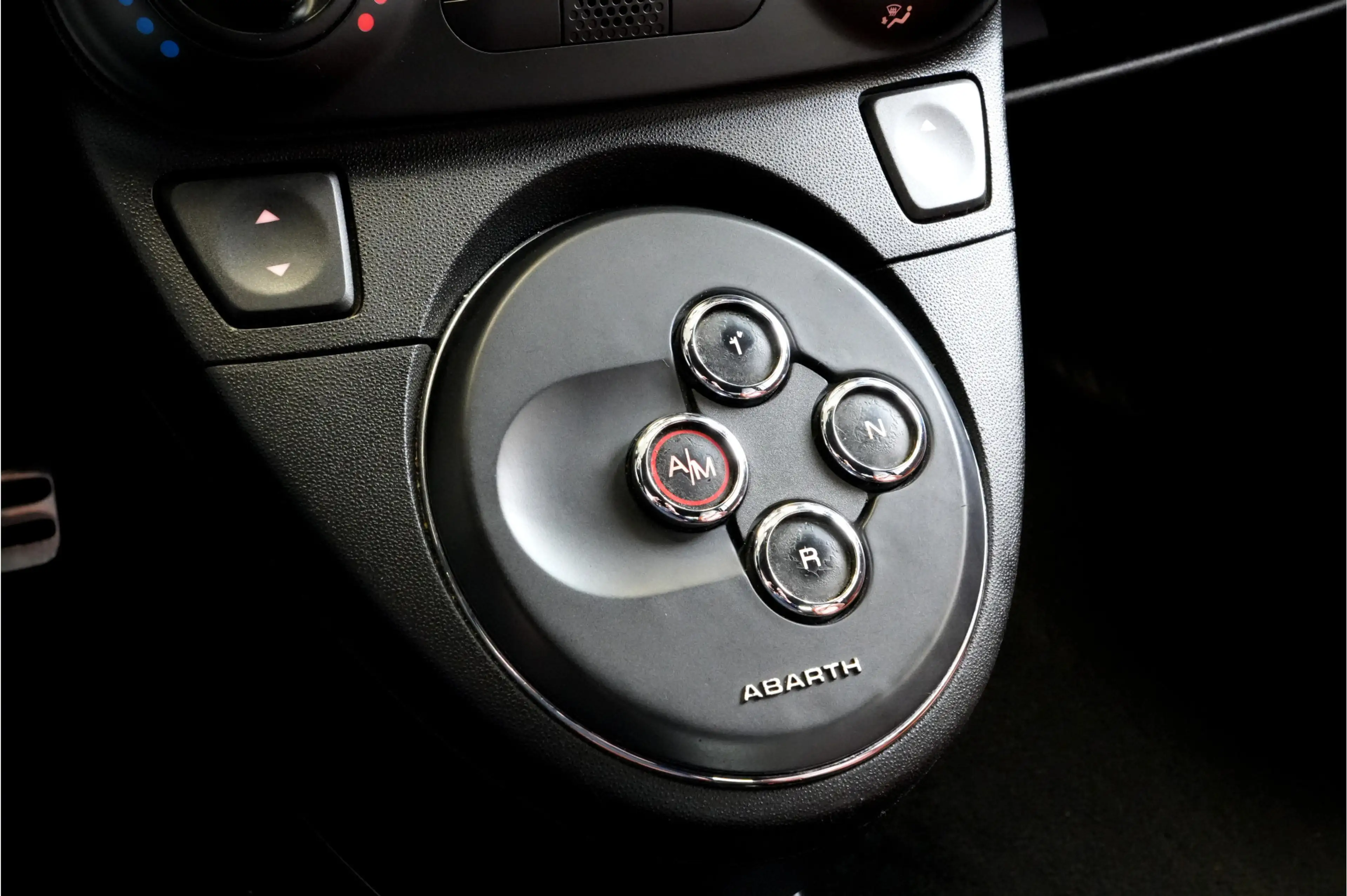 Fiat 500C Abarth 1.4 T-Jet 147kW/200pk Dualogic Competizione Bi-Ton — photo 6