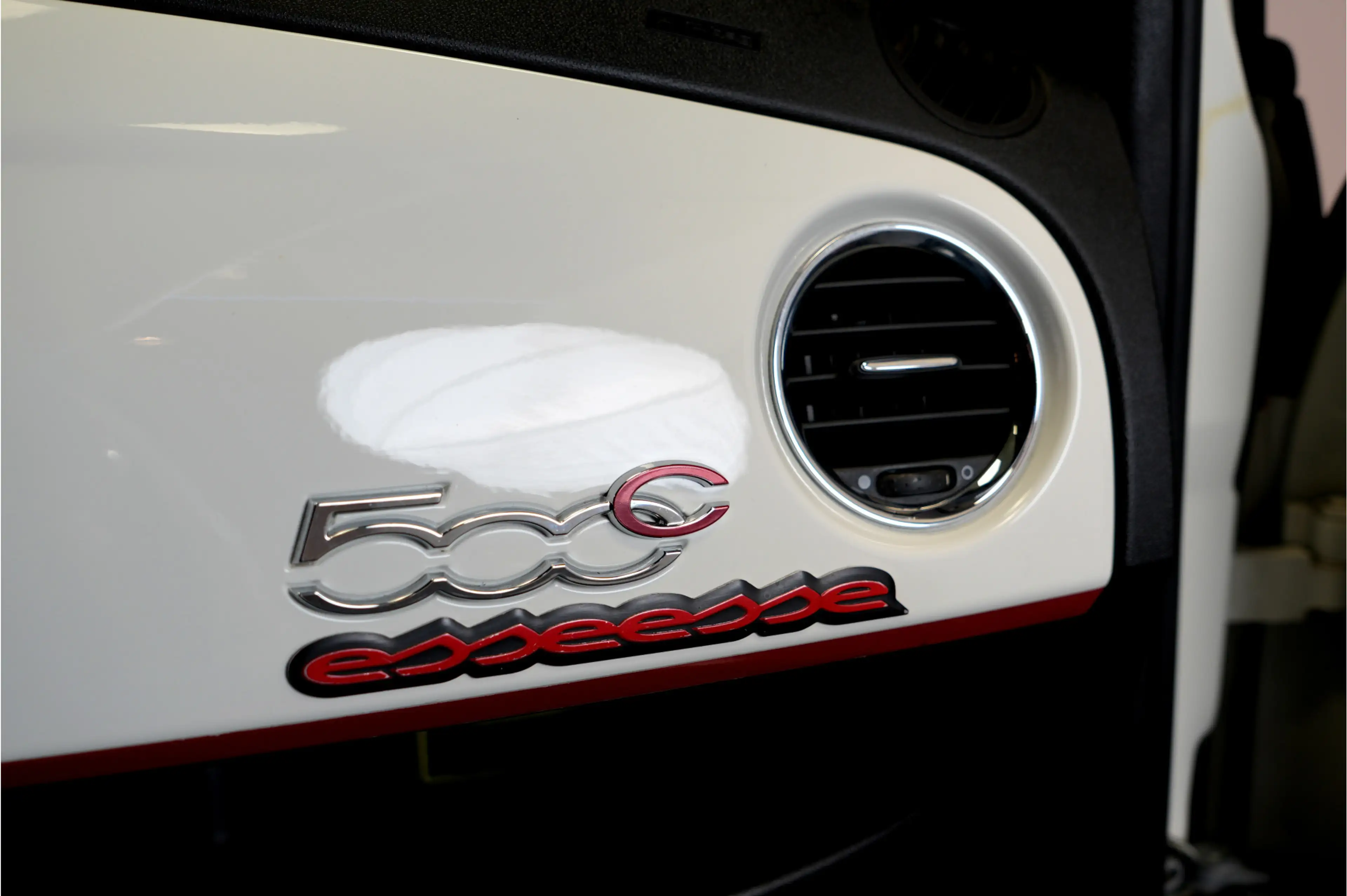 Fiat 500C Abarth 1.4 T-Jet 147kW/200pk Dualogic Competizione Bi-Ton — photo 37