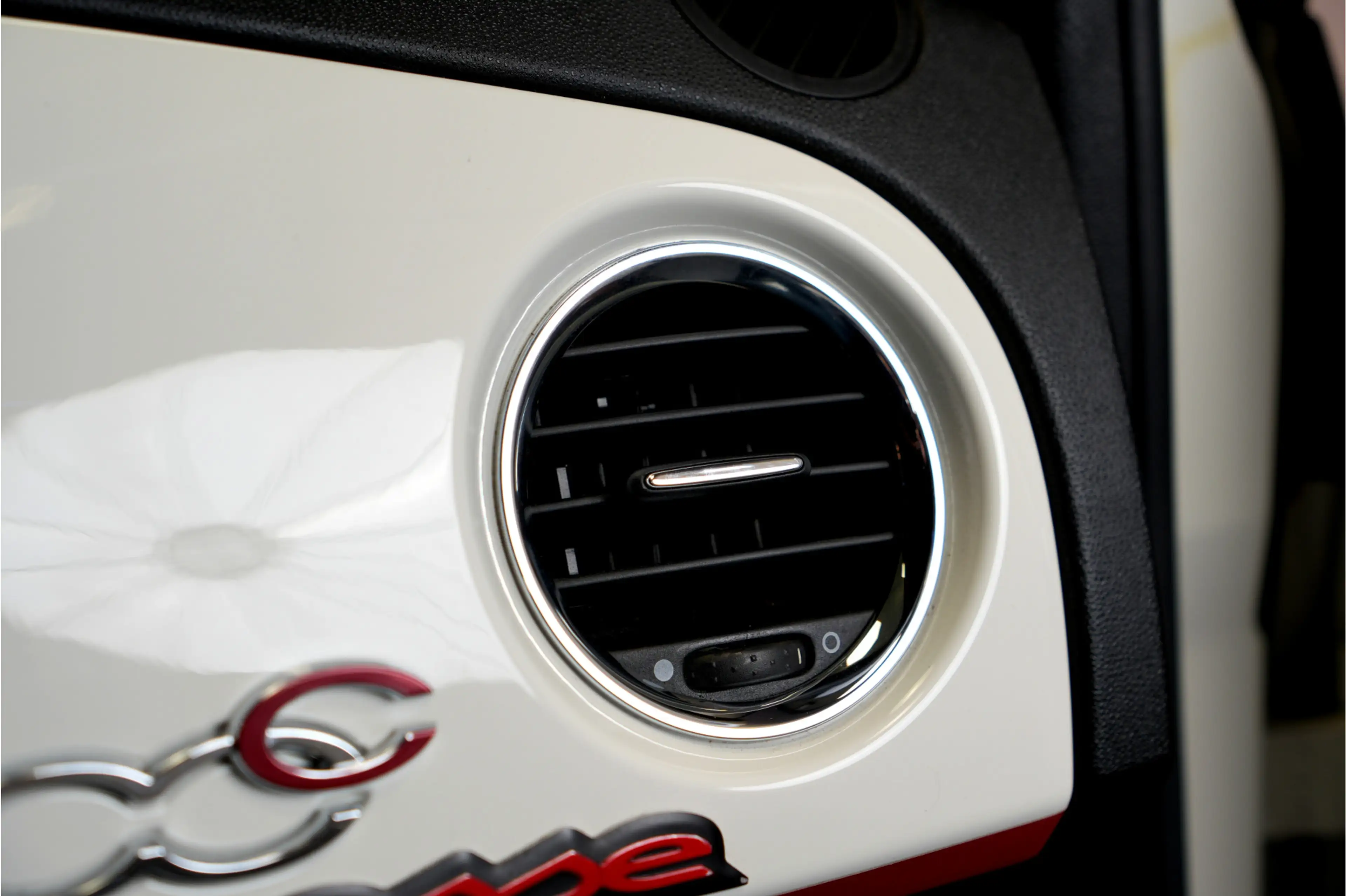 Fiat 500C Abarth 1.4 T-Jet 147kW/200pk Dualogic Competizione Bi-Ton — photo 39