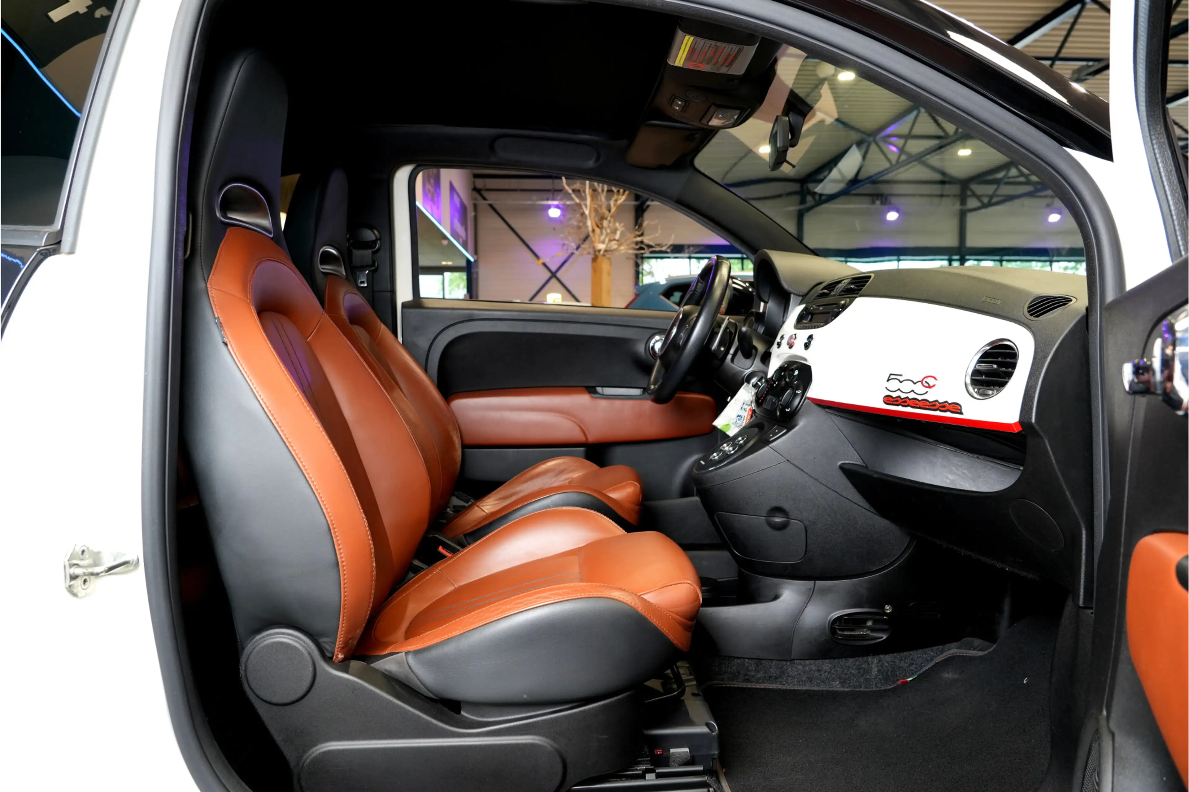 Fiat 500C Abarth 1.4 T-Jet 147kW/200pk Dualogic Competizione Bi-Ton — photo 4