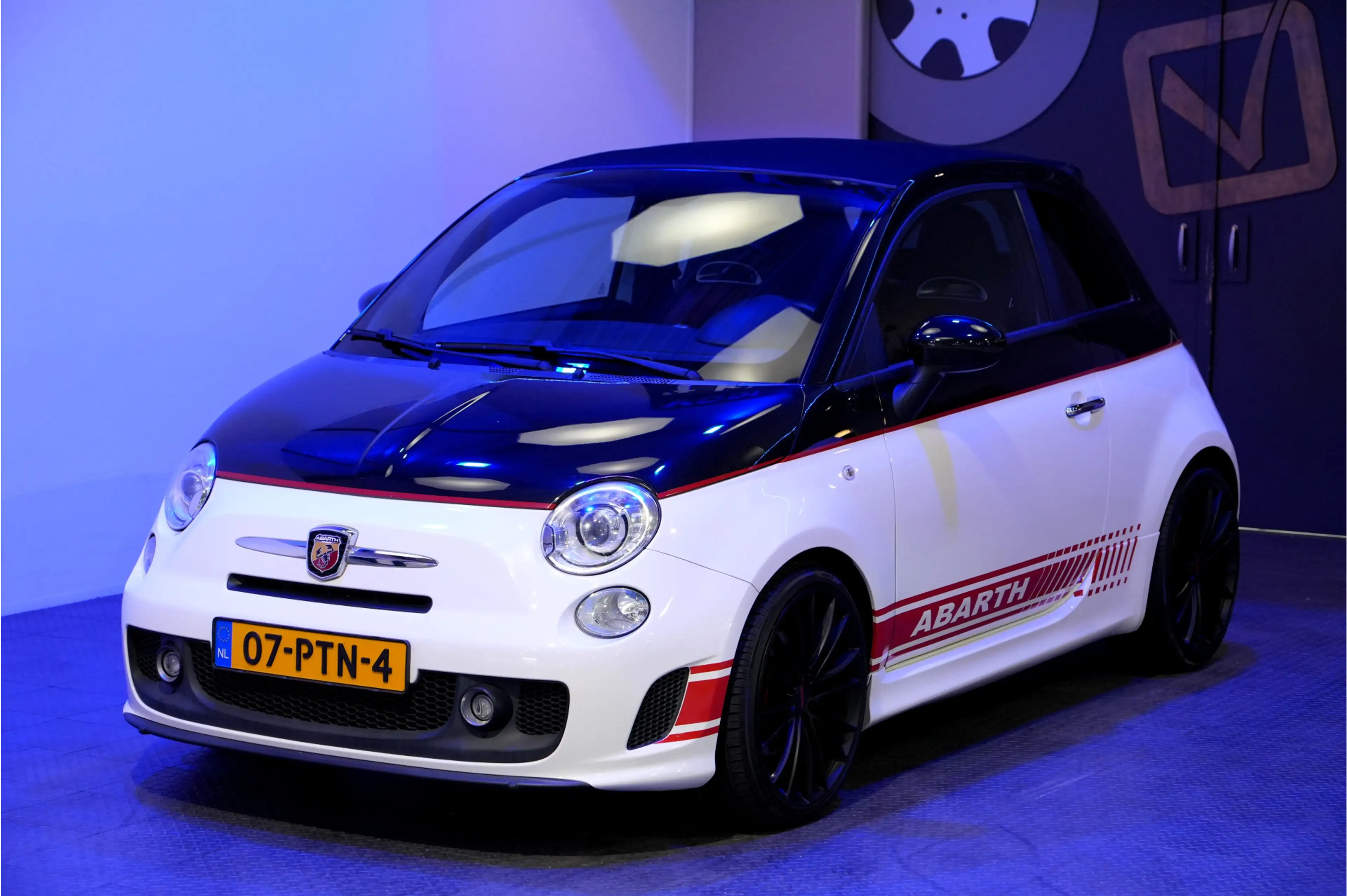 Fiat 500C Abarth 1.4 T-Jet 147kW/200pk Dualogic Competizione Bi-Ton — photo 15