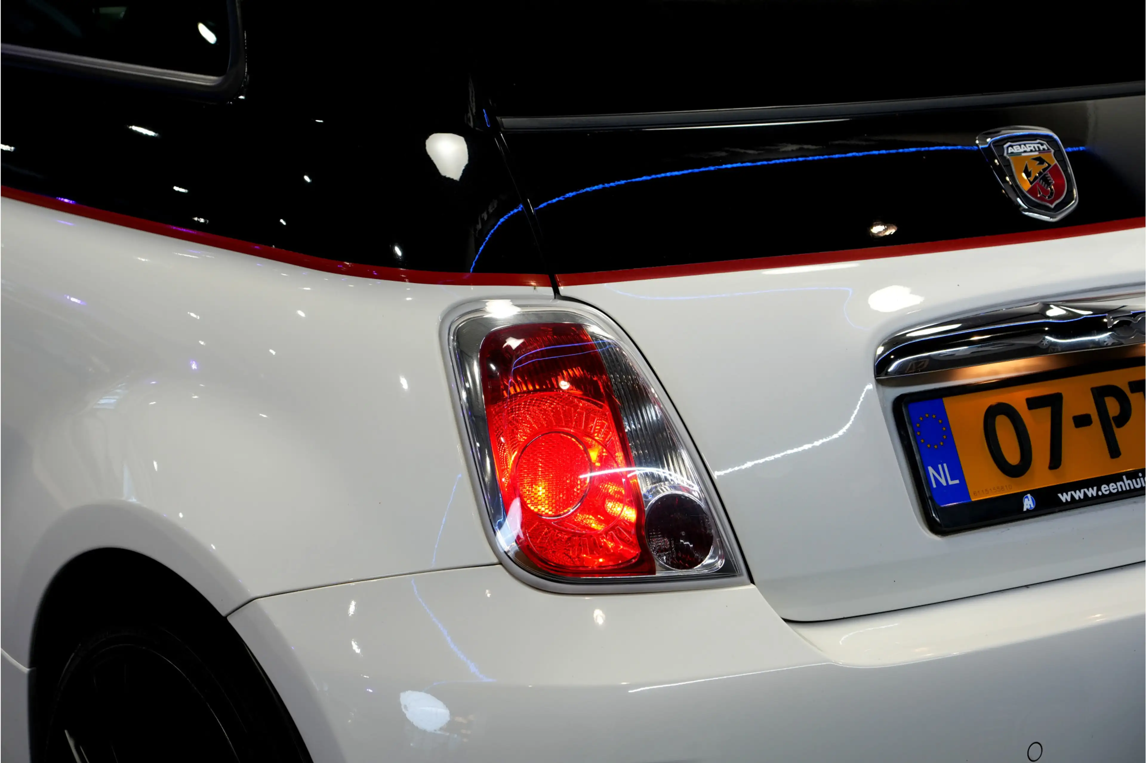 Fiat 500C Abarth 1.4 T-Jet 147kW/200pk Dualogic Competizione Bi-Ton — photo 31