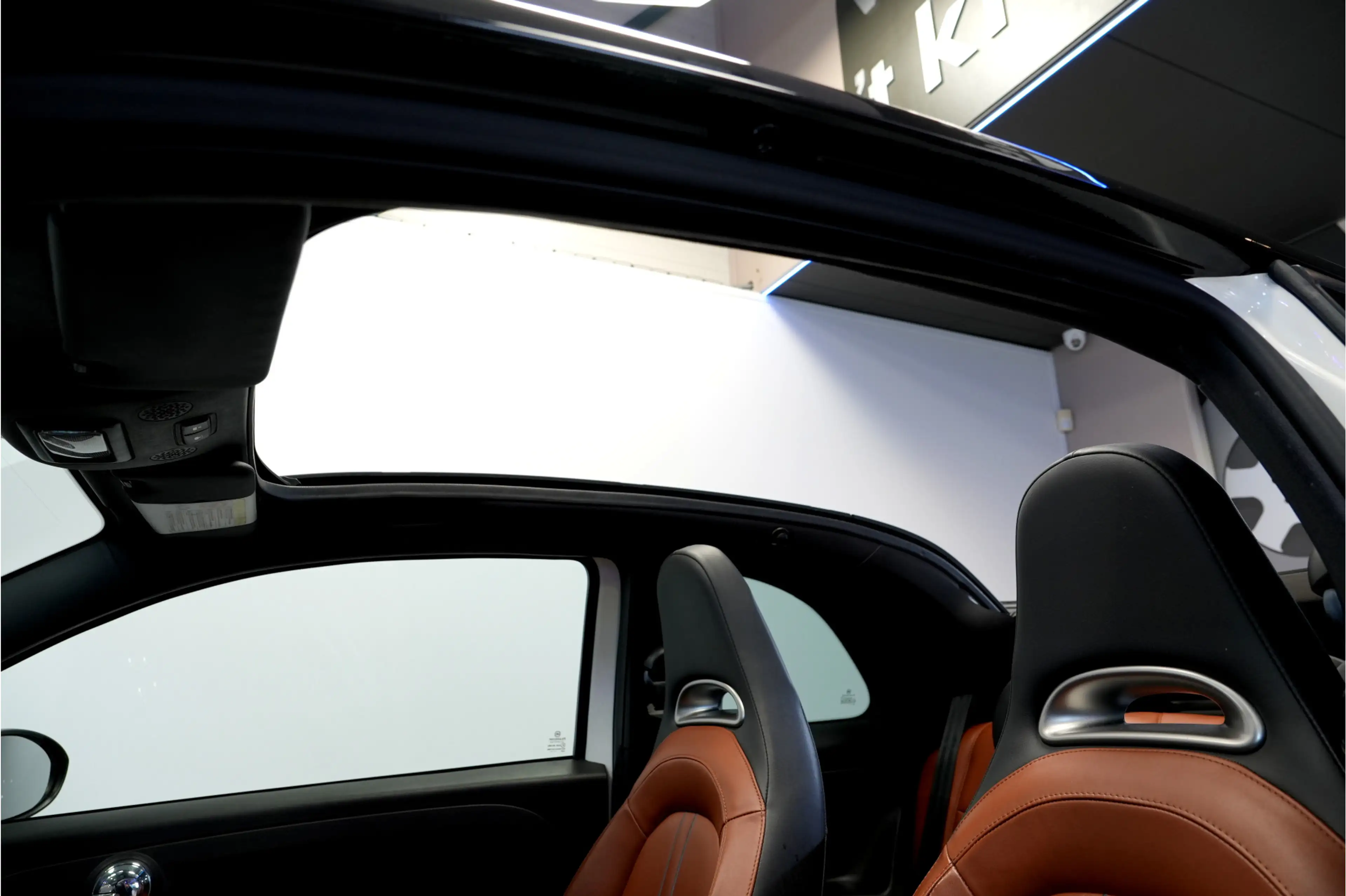 Fiat 500C Abarth 1.4 T-Jet 147kW/200pk Dualogic Competizione Bi-Ton — photo 10