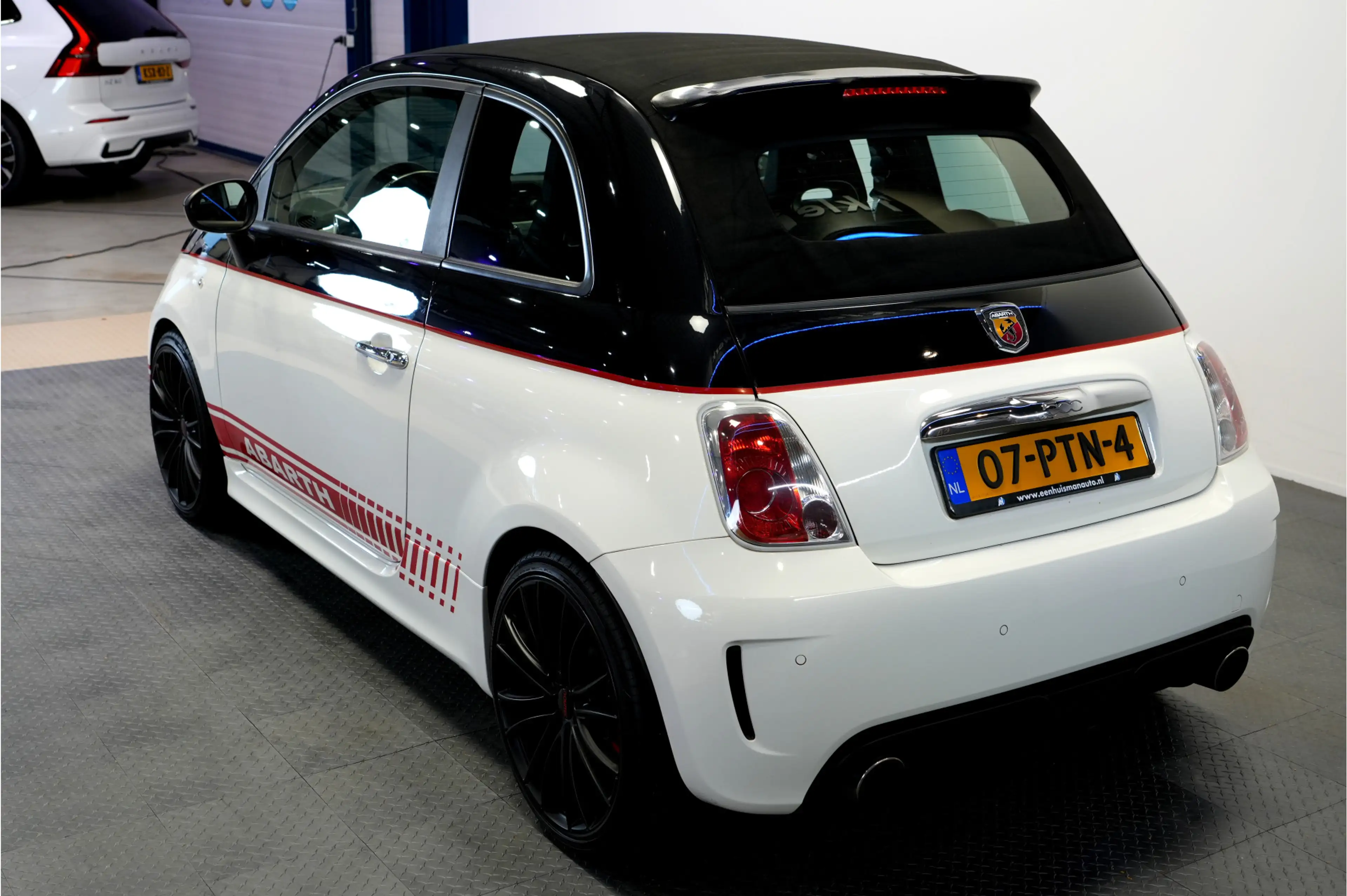 Fiat 500C Abarth 1.4 T-Jet 147kW/200pk Dualogic Competizione Bi-Ton — photo 19