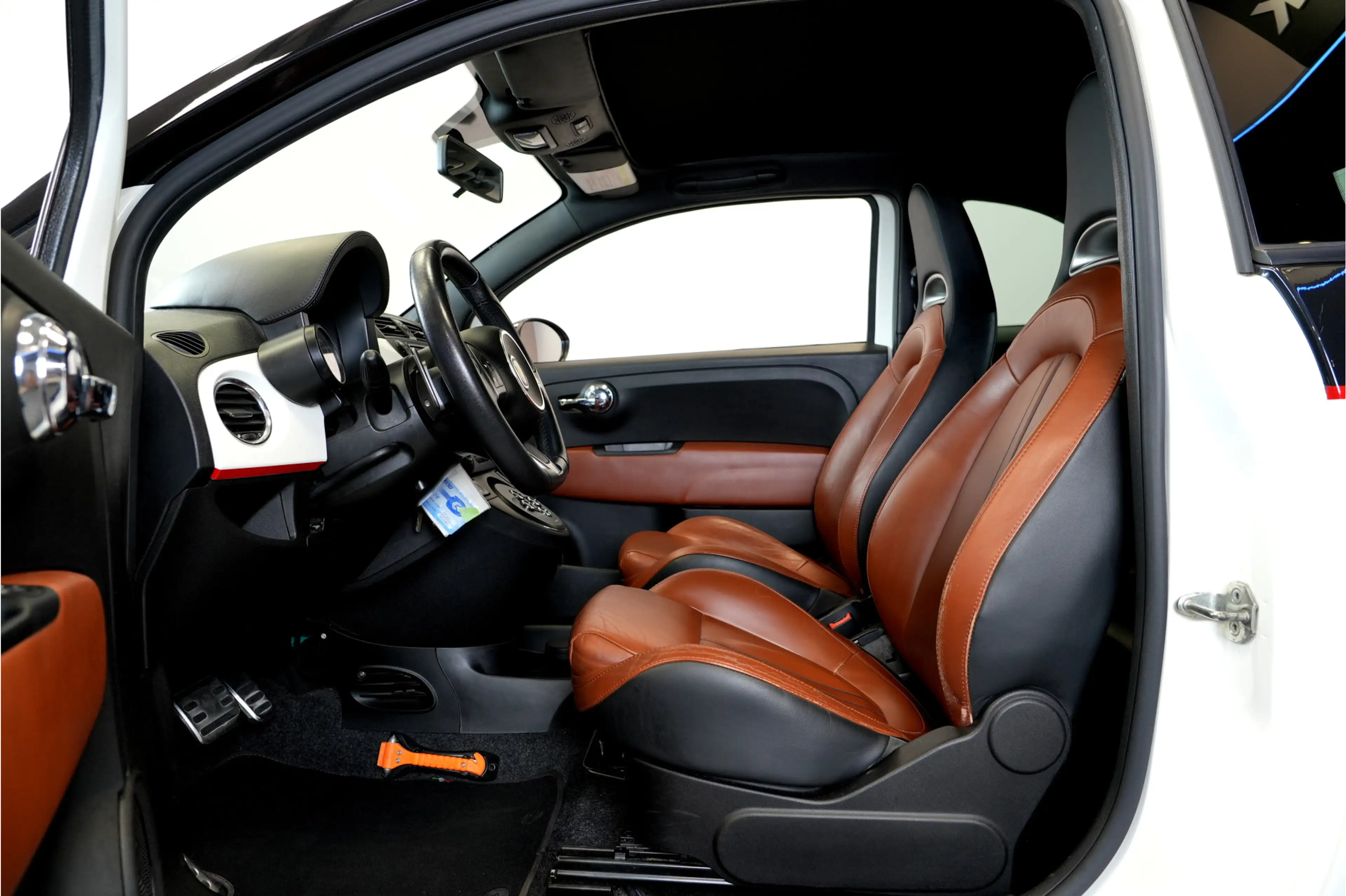 Fiat 500C Abarth 1.4 T-Jet 147kW/200pk Dualogic Competizione Bi-Ton — photo 24