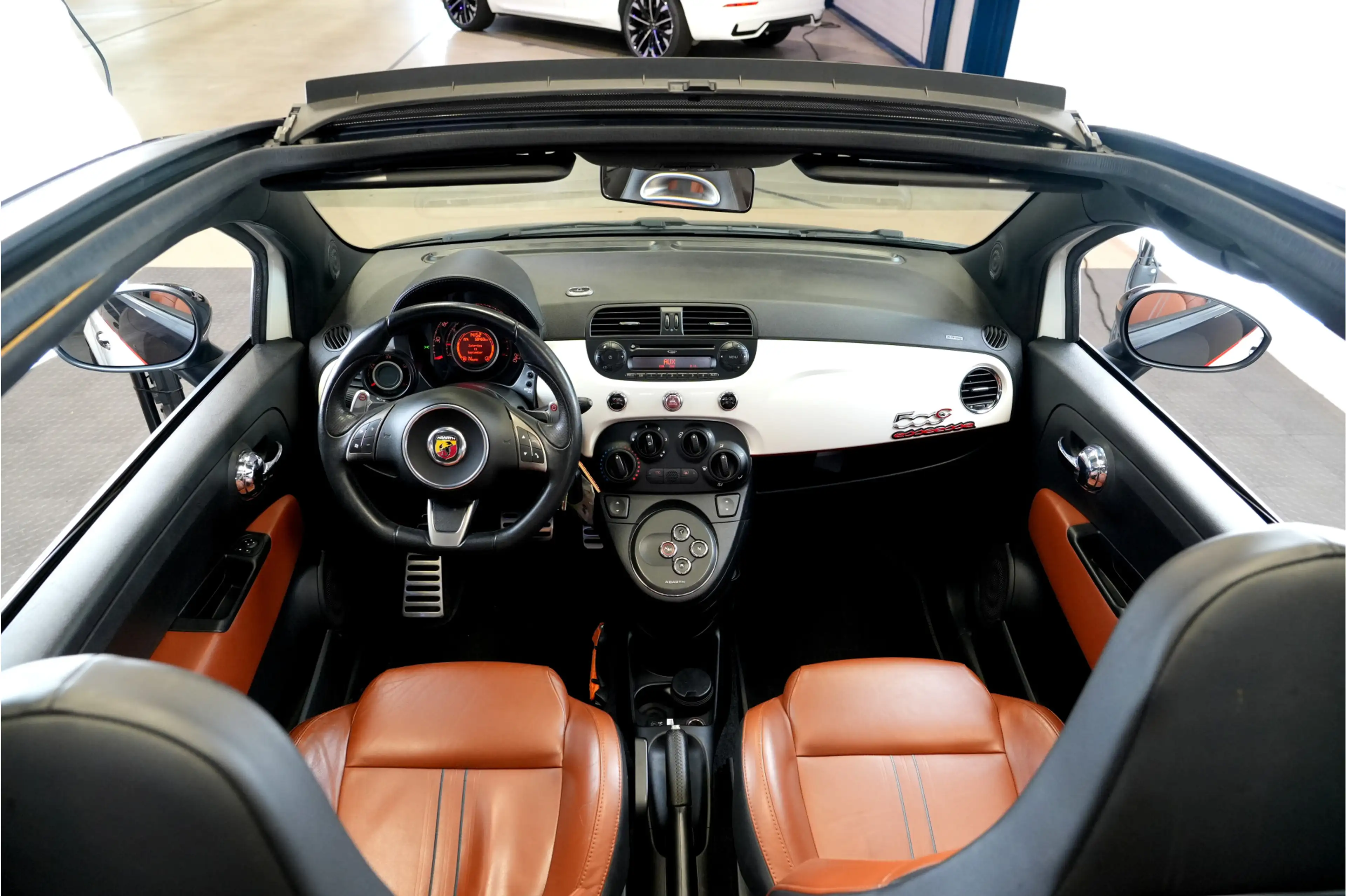 Fiat 500C Abarth 1.4 T-Jet 147kW/200pk Dualogic Competizione Bi-Ton — photo 2