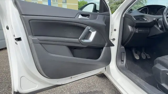 Peugeot 308 view 7