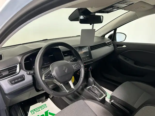 Renault Clio view 9