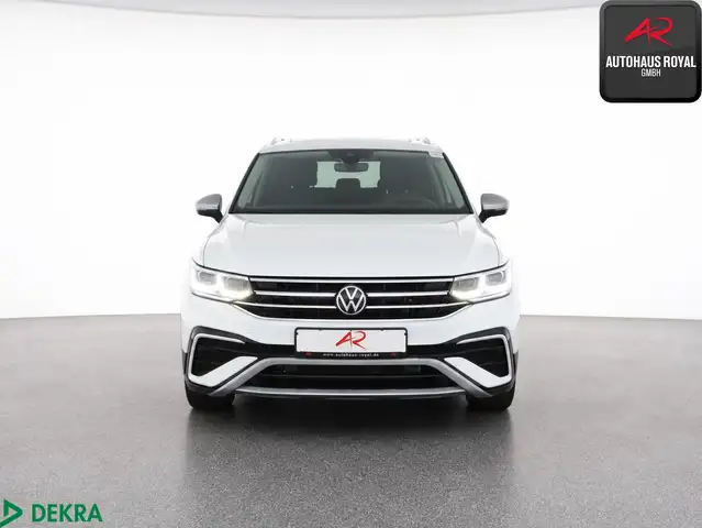 Volkswagen Tiguan Allspace view 8