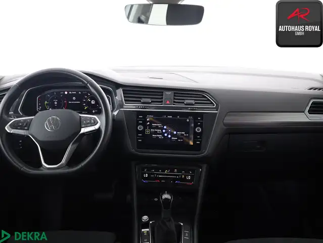 Volkswagen Tiguan Allspace view 9