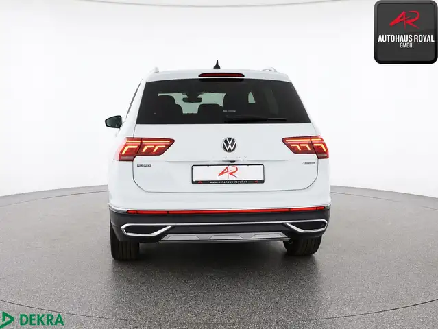 Volkswagen Tiguan Allspace view 4