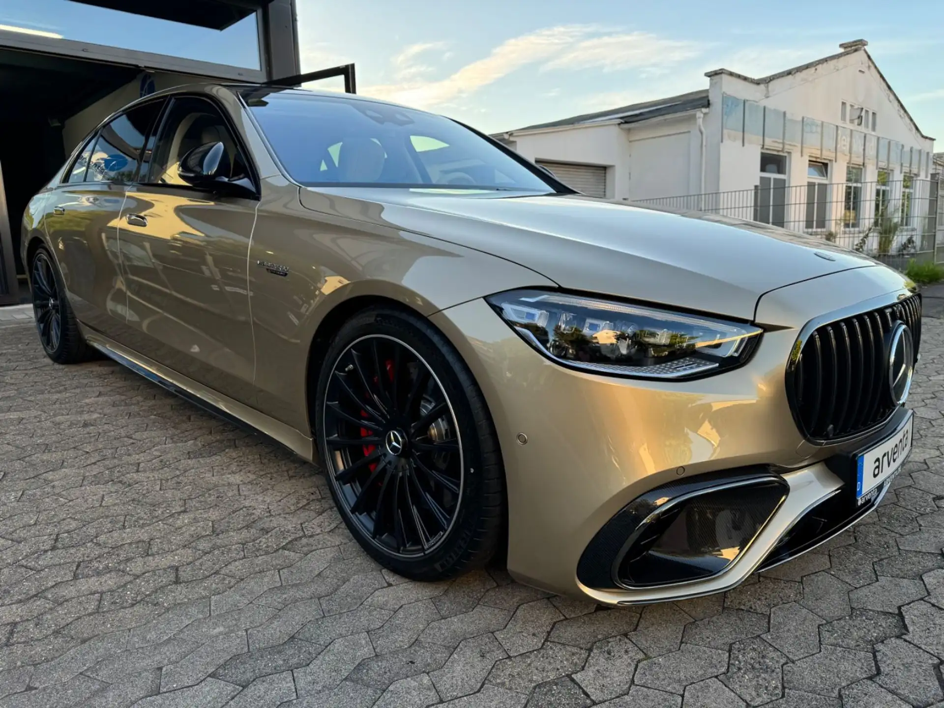 벤츠 S-클래스 S 63 AMG 2026 베이지 사진 3
