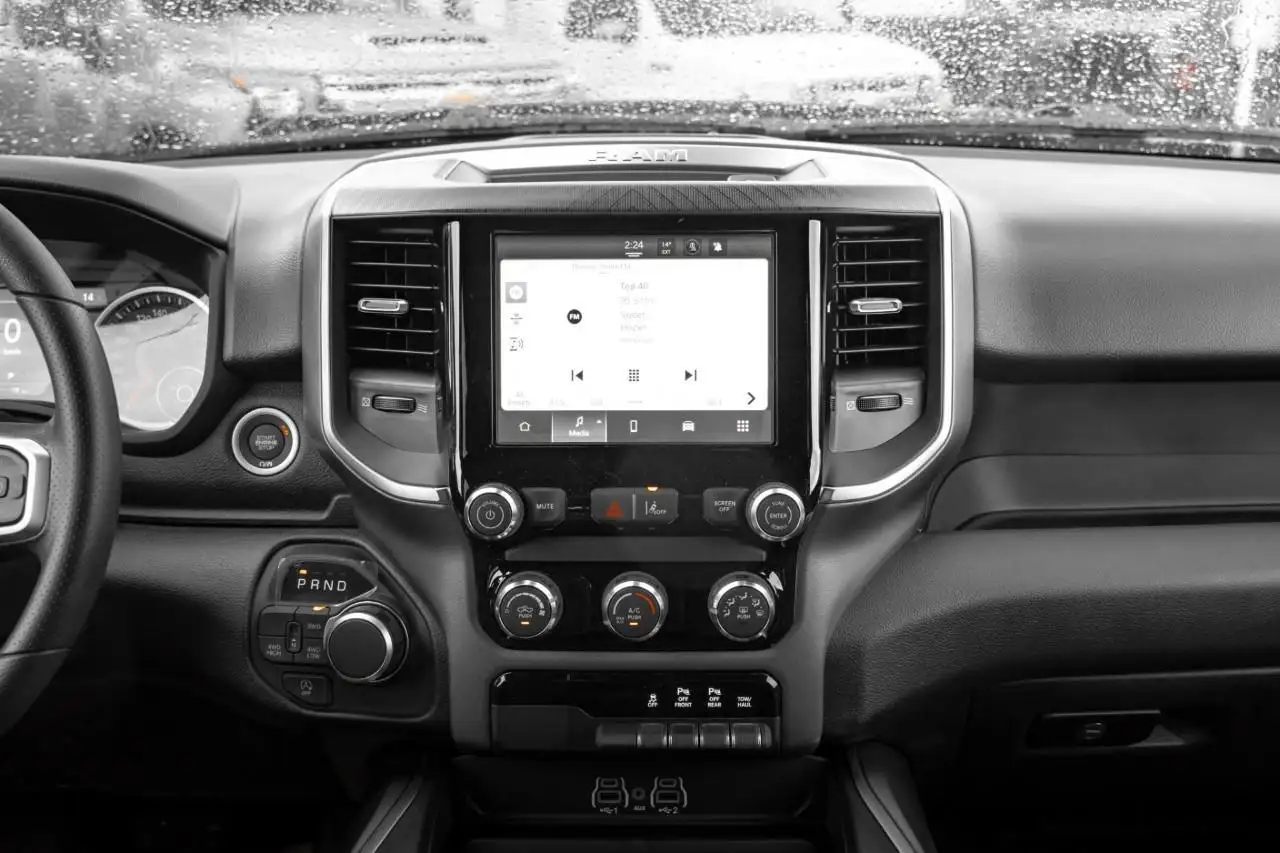 RAM 1500 снимка RAM 1500