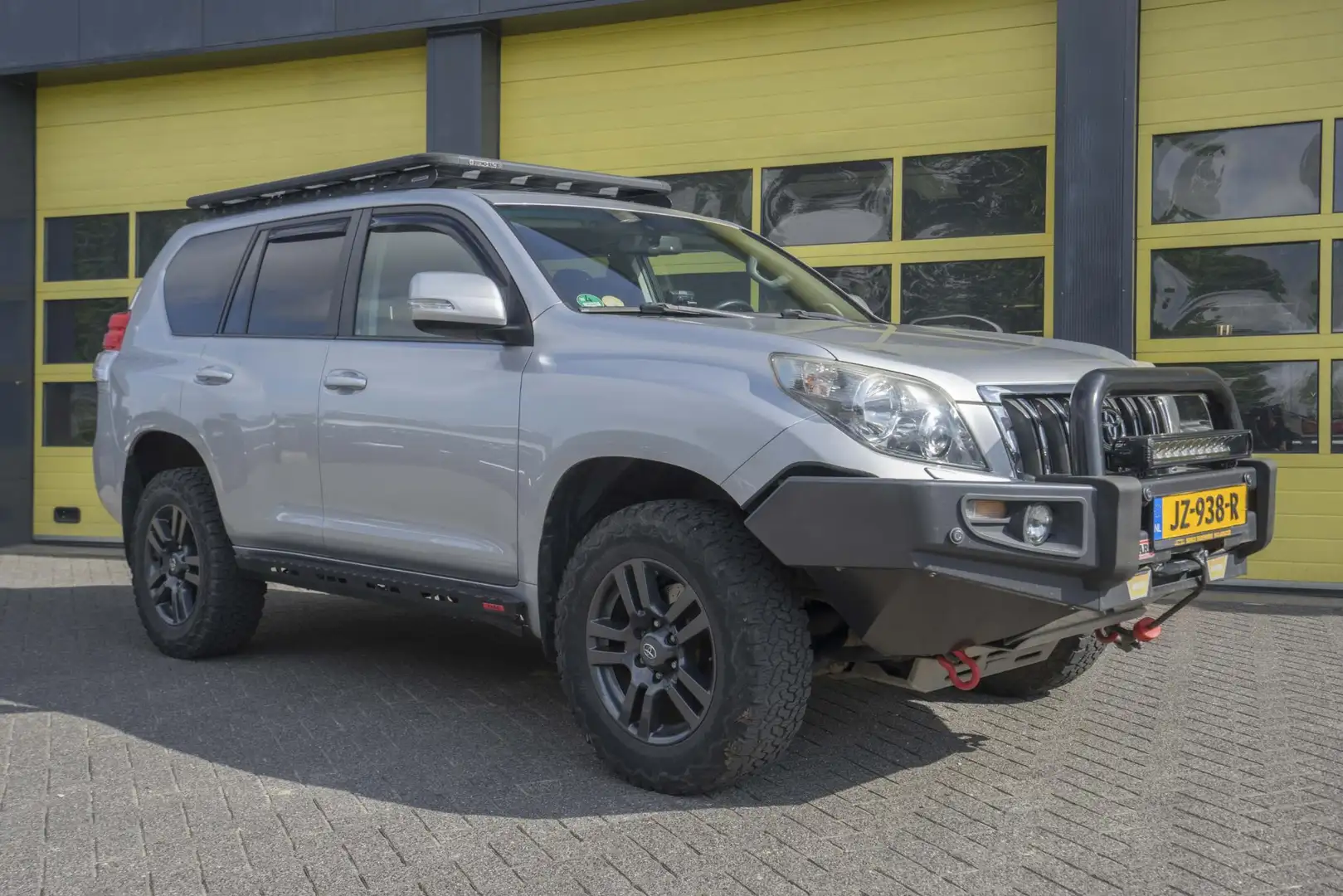 Toyota Land Cruiser 3.0 D-4D VX Grijs - 2