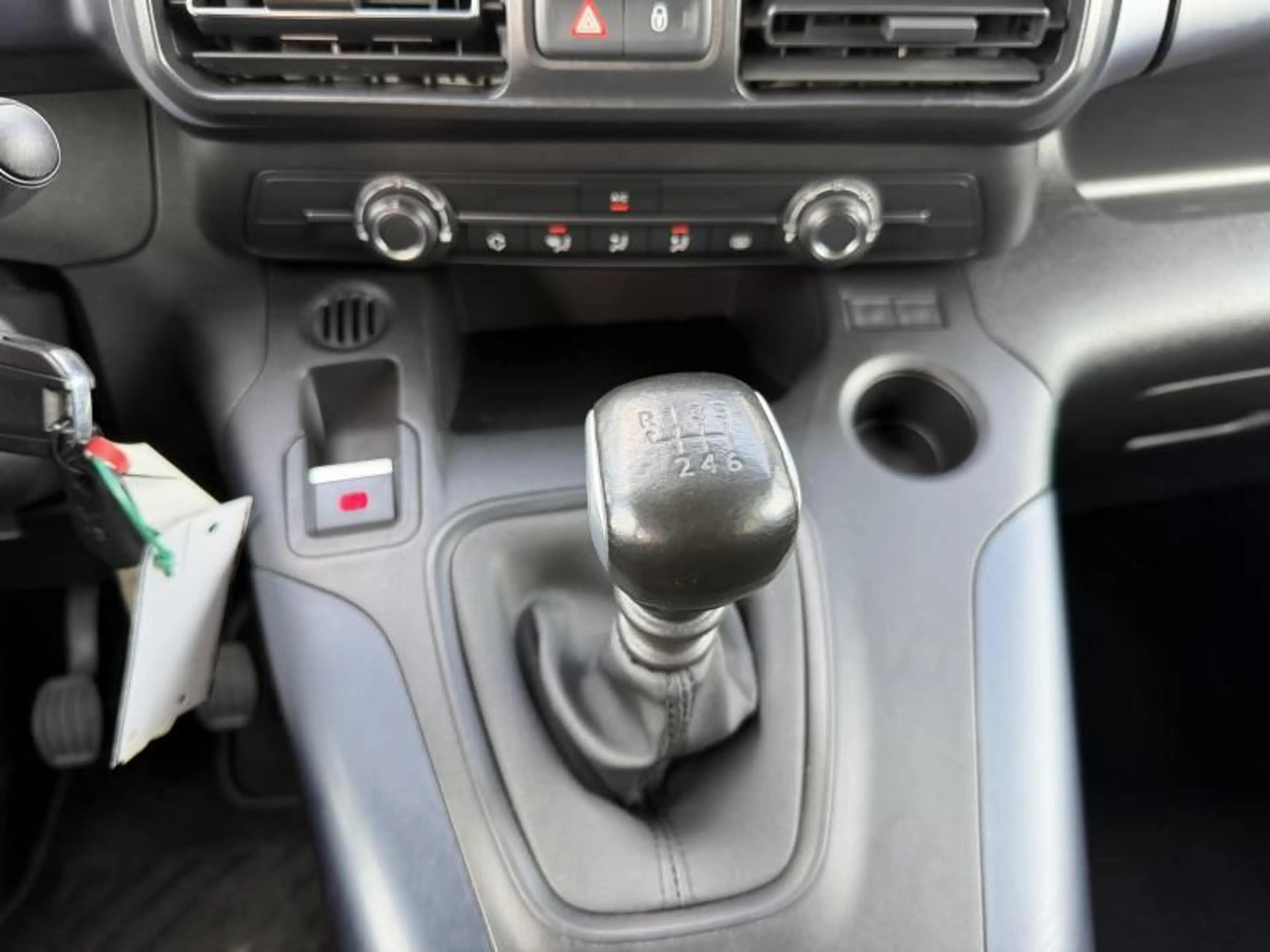 Peugeot Rifter ALLURE — photo 13