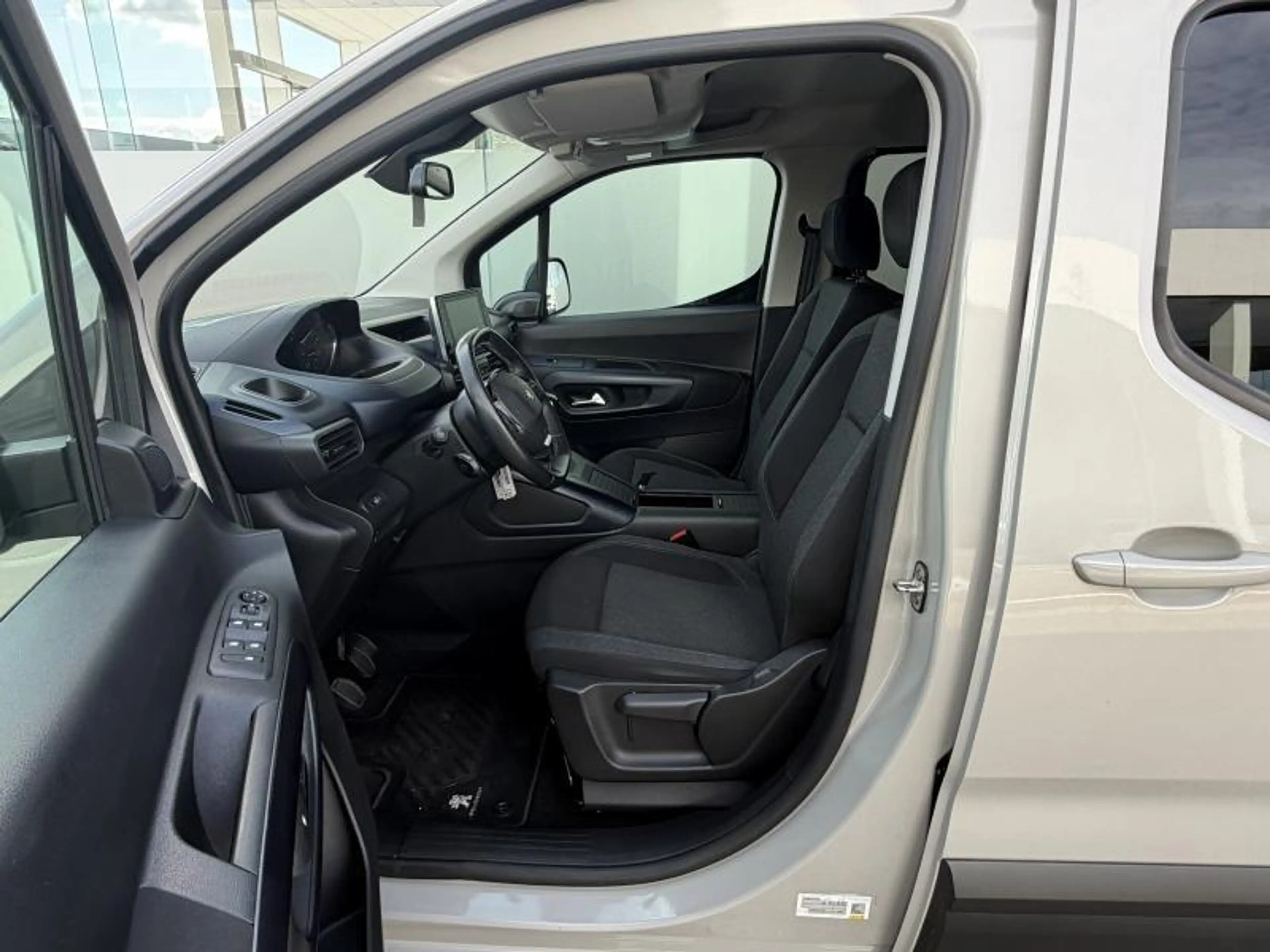 Peugeot Rifter ALLURE — photo 10