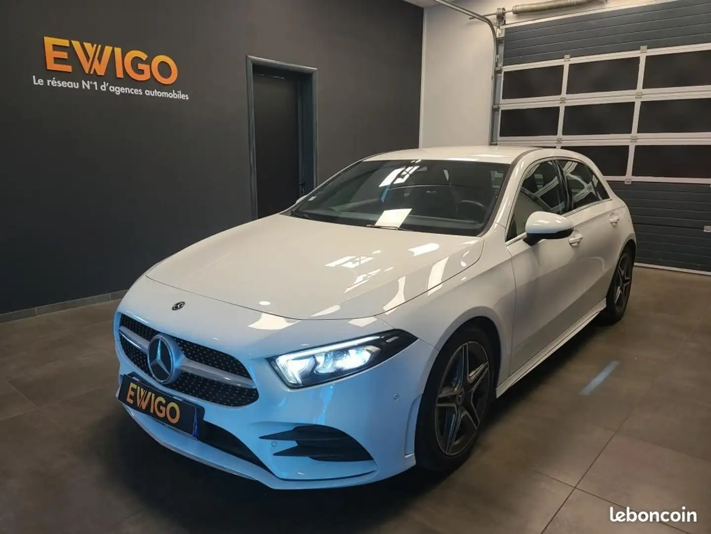 Mercedes-Benz A 180 Mercedes 180 136ch AMG LINE ENTRETIEN Blanc - 1