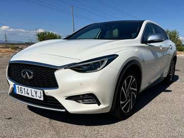 Q30 2.2d Premium 7DCT Premium