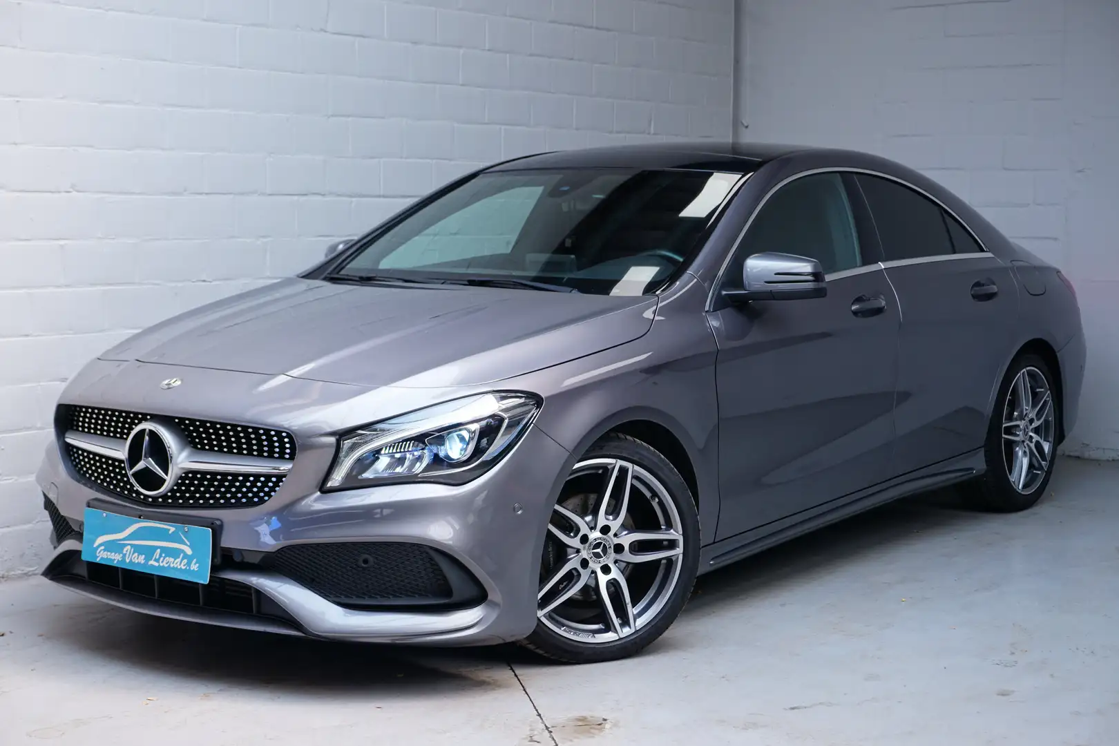 Mercedes-Benz CLA 180 CLA 180 d AMG Line - Pano schuifdak - Zetelvw -PDC Silber - 1