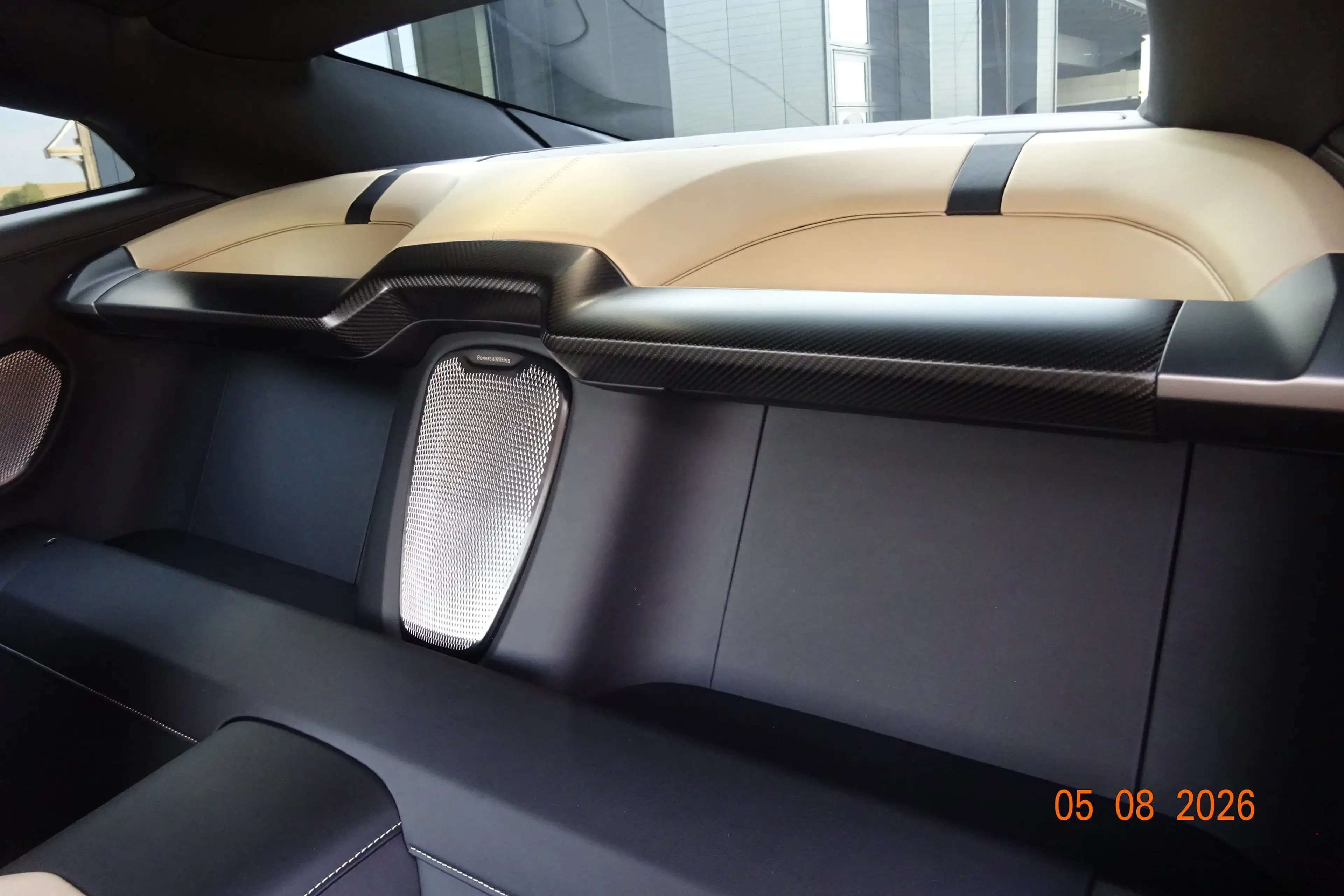 Aston Martin Vanquish V12 "Mega-Vollausstattung" — photo 14