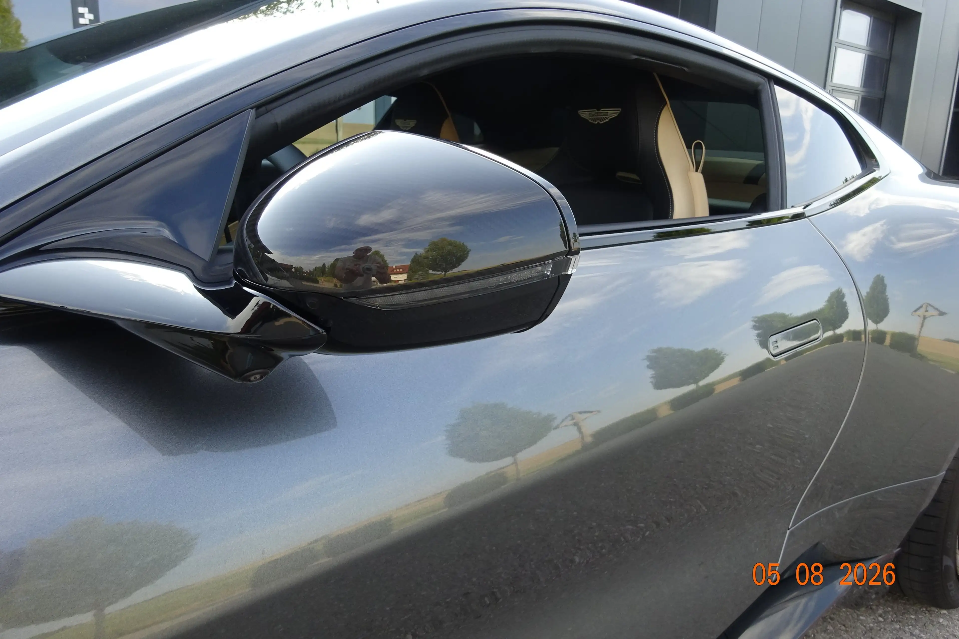 Aston Martin Vanquish V12 "Mega-Vollausstattung" — photo 5