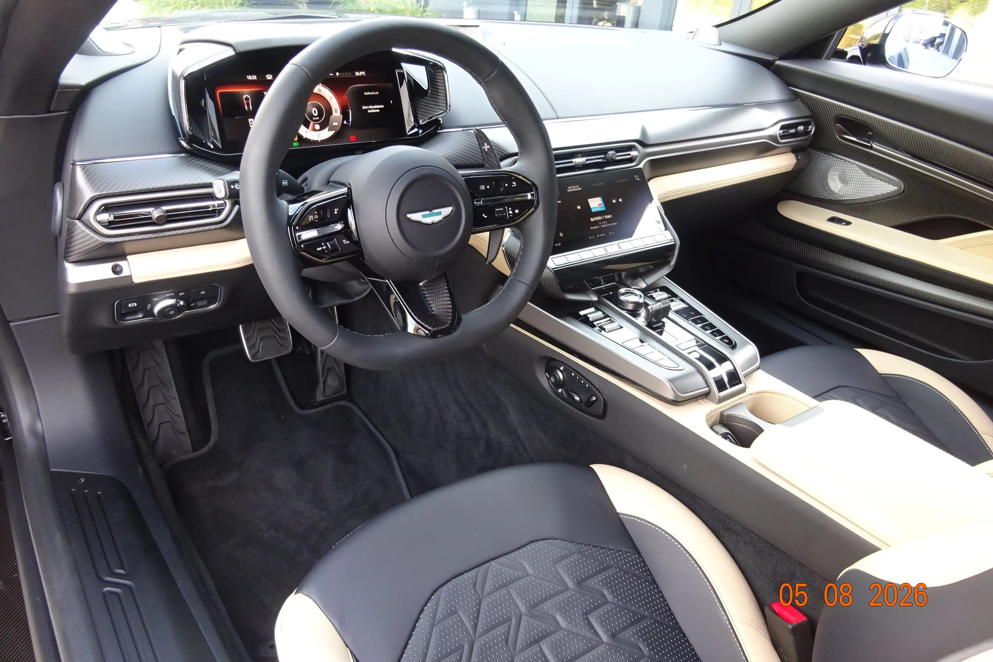 Aston Martin Vanquish V12 "Mega-Vollausstattung" — photo 12