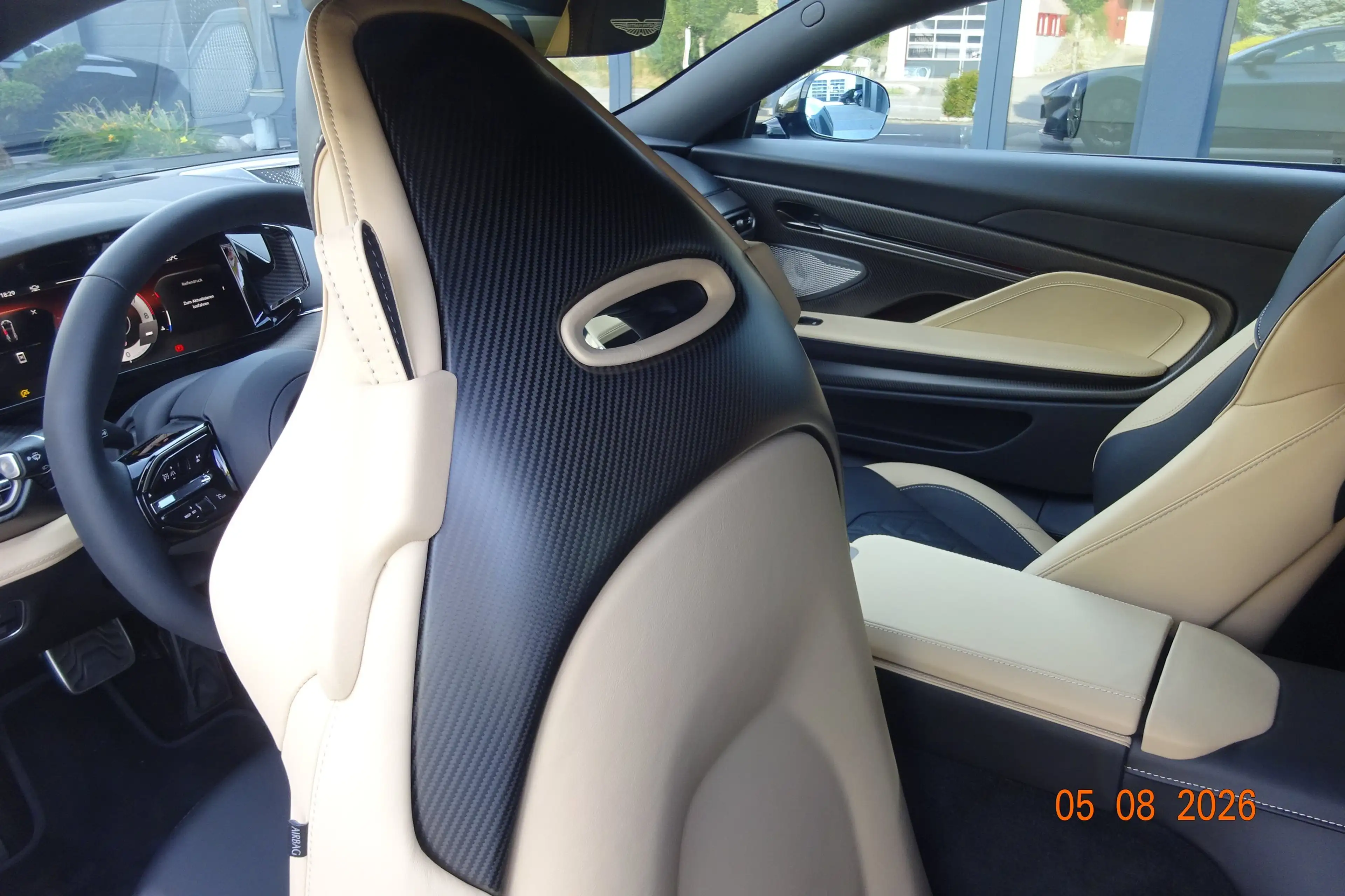Aston Martin Vanquish V12 "Mega-Vollausstattung" — photo 13