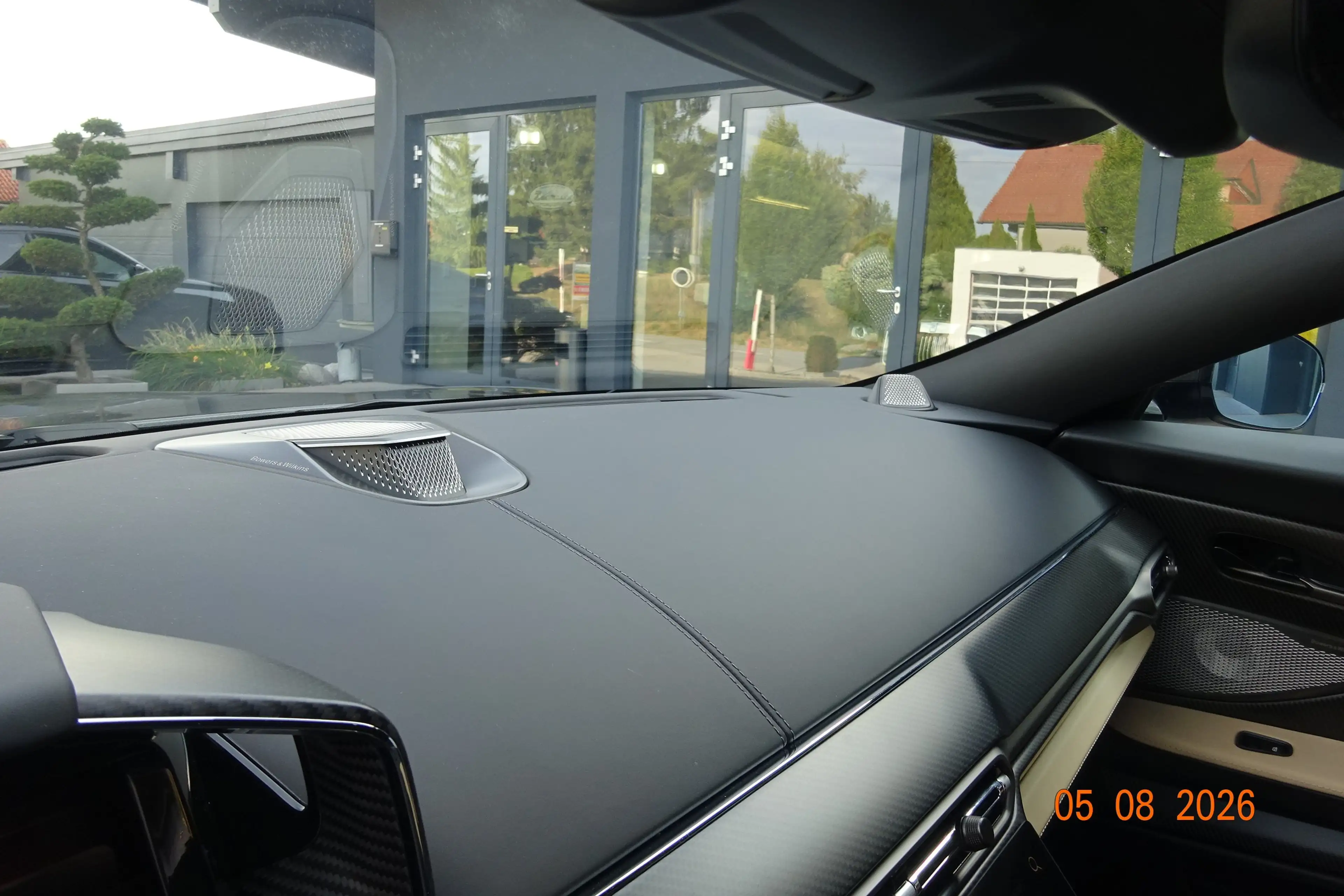 Aston Martin Vanquish V12 "Mega-Vollausstattung" — photo 15