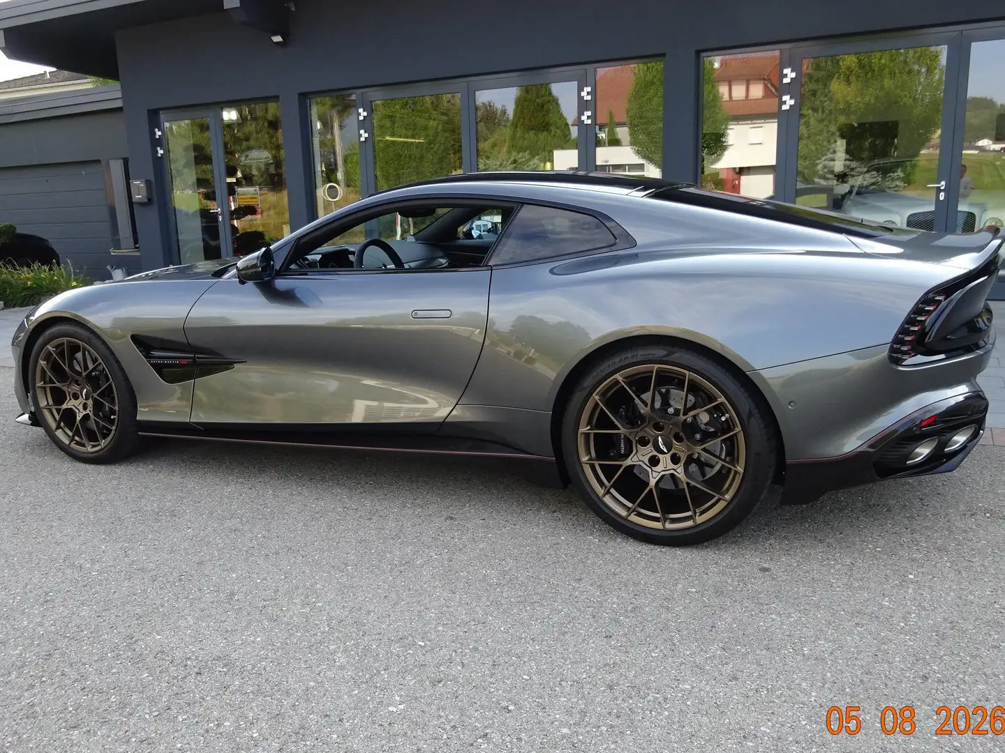 Aston Martin Vanquish V12 "Mega-Vollausstattung" Grau - 2
