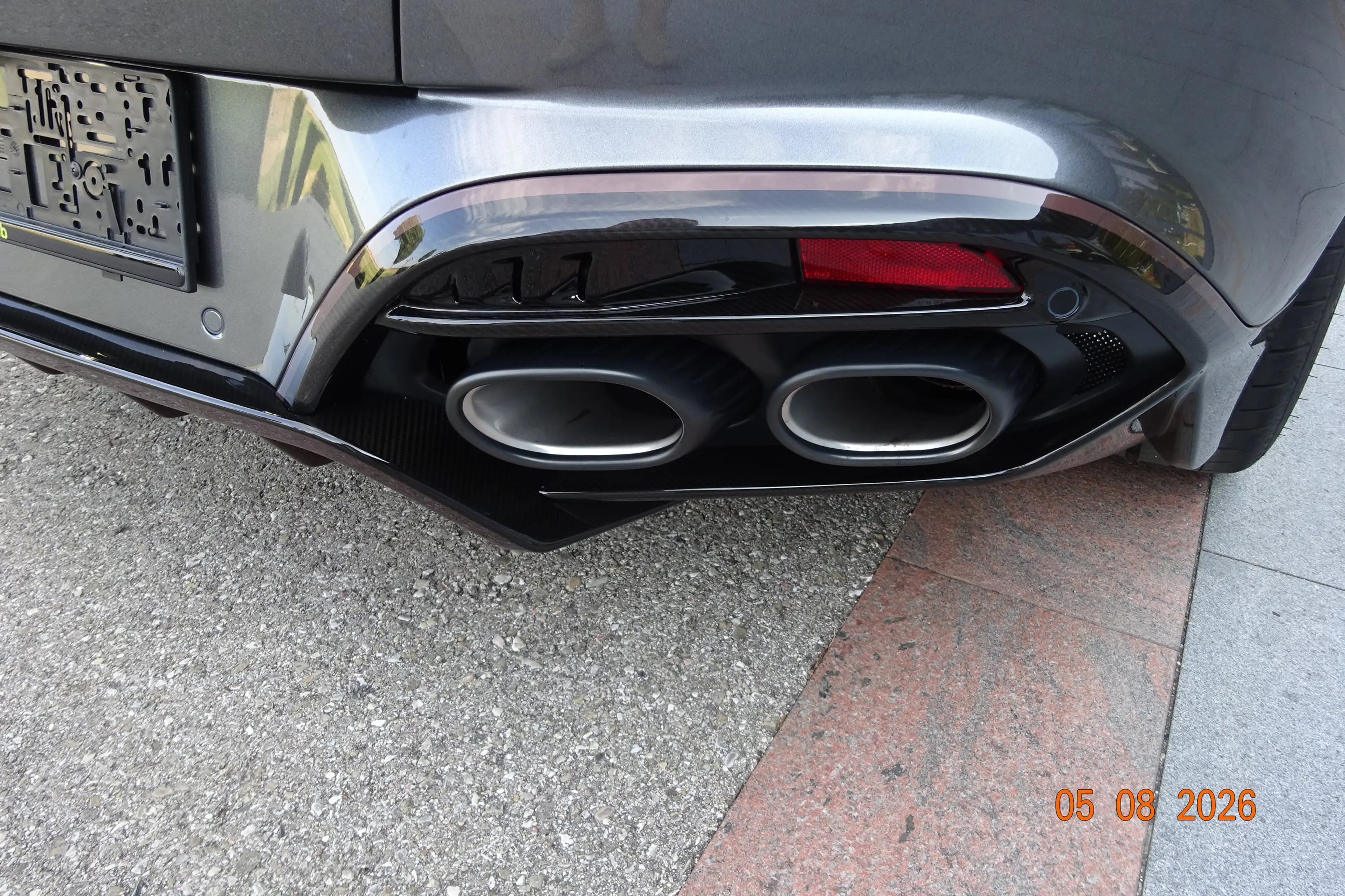 Aston Martin Vanquish V12 "Mega-Vollausstattung" — photo 8