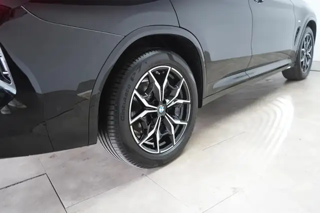 BMW X3 view 12