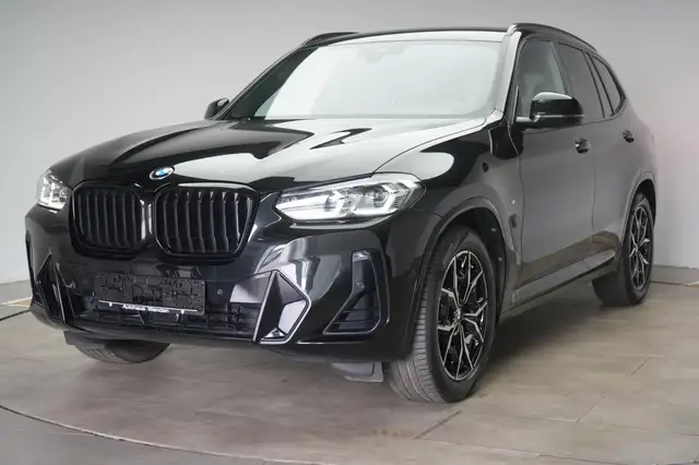BMW X3 view 3