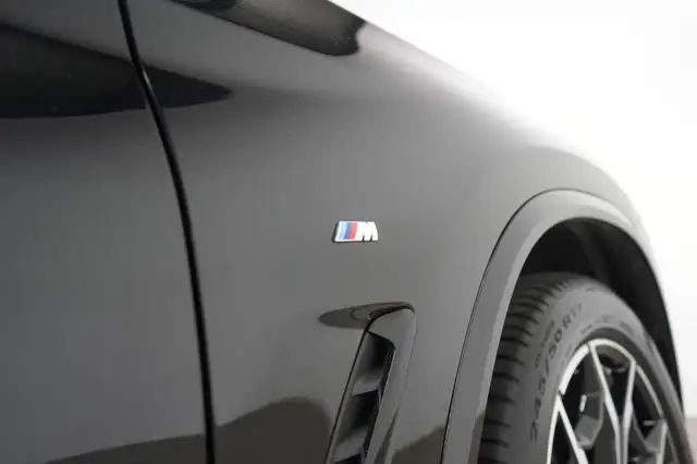 BMW X3 view 13