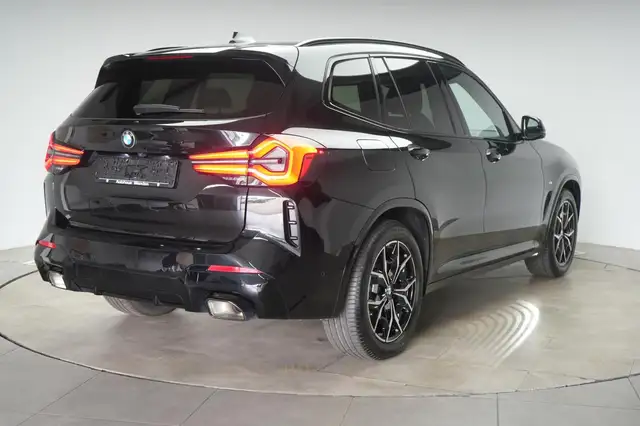 BMW X3 view 4