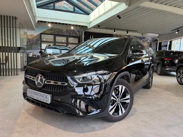 Mercedes-Benz GLA 200 -night -leder -memory -camera -multibeam -keyless