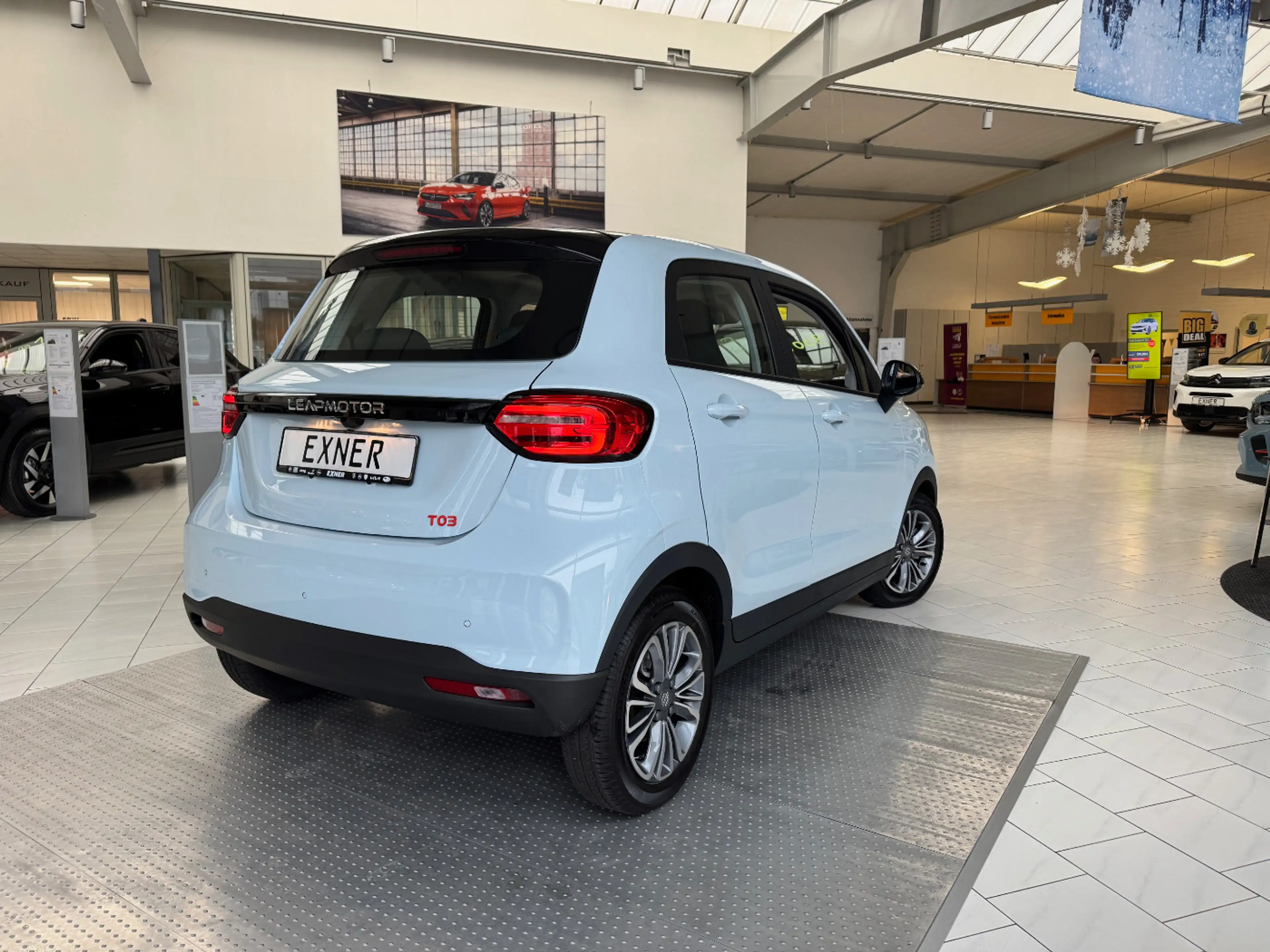 Leapmotor T03 ACC, Alu, Navi, Panoramaglasdach, Klima — photo 3
