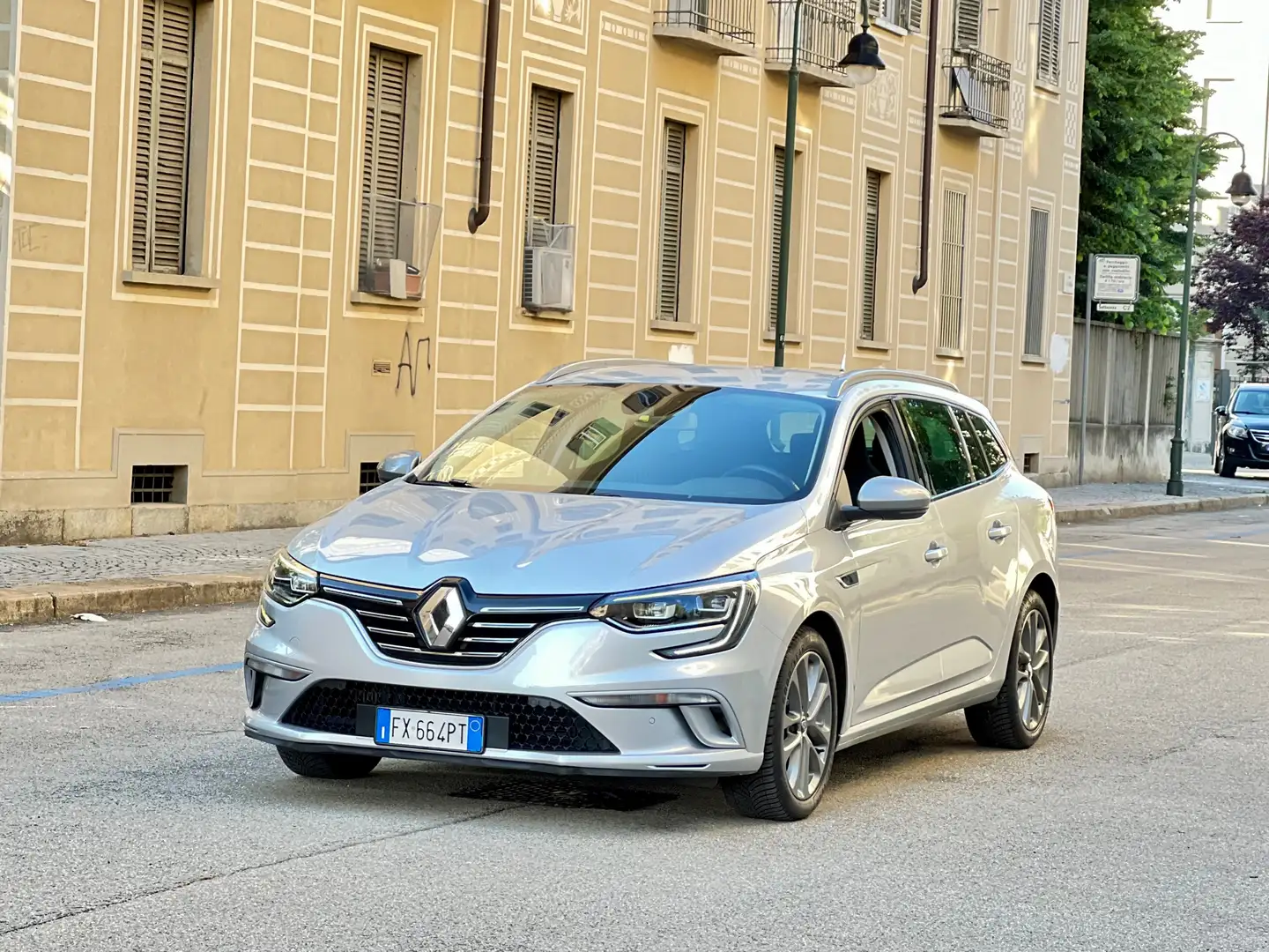 Renault Megane Sporter 1.3 TCe 140cv aut. EDC E6 GT Line KM CERT Gris - 1