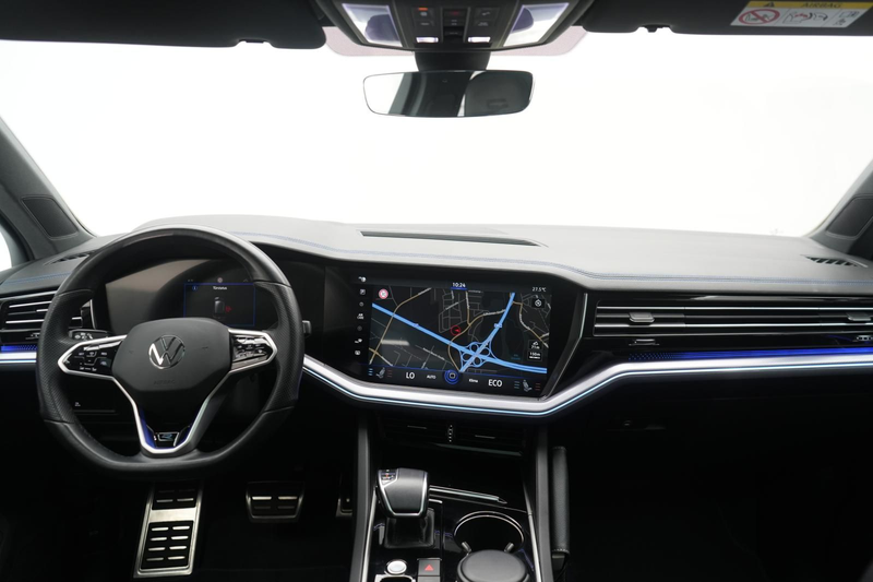 Volkswagen Touareg 3.0 V6 e-Hybrid 4Motion R Pano/Luft/360K — photo 15