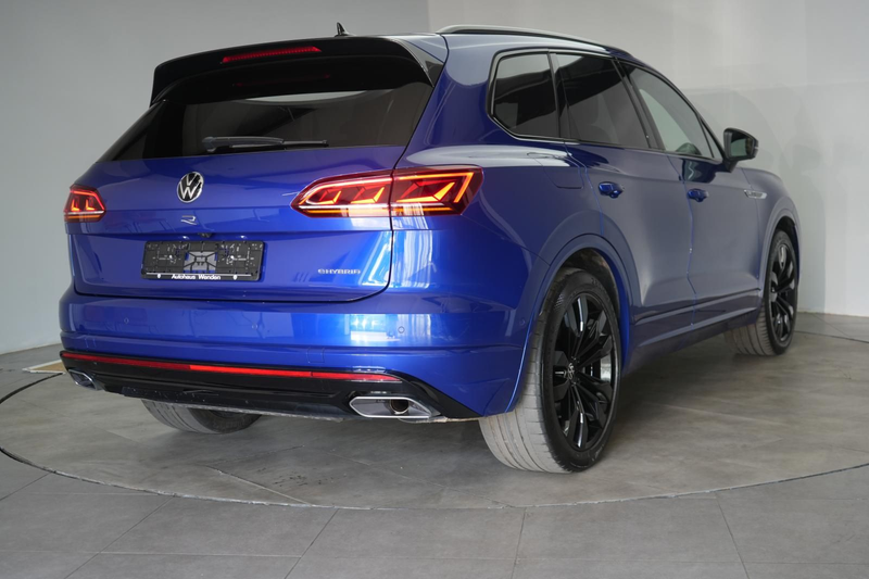 Volkswagen Touareg 3.0 V6 e-Hybrid 4Motion R Pano/Luft/360K — photo 5