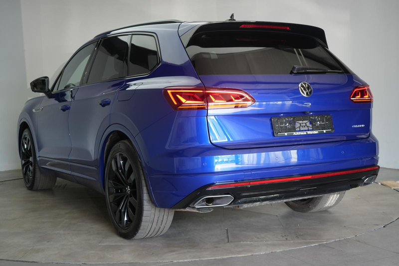 Volkswagen Touareg 3.0 V6 e-Hybrid 4Motion R Pano/Luft/360K — photo 4